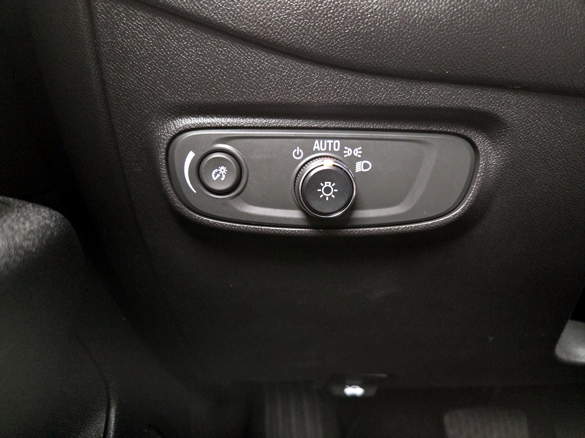 Thumbnail: 2022 Chevrolet Equinox - 13