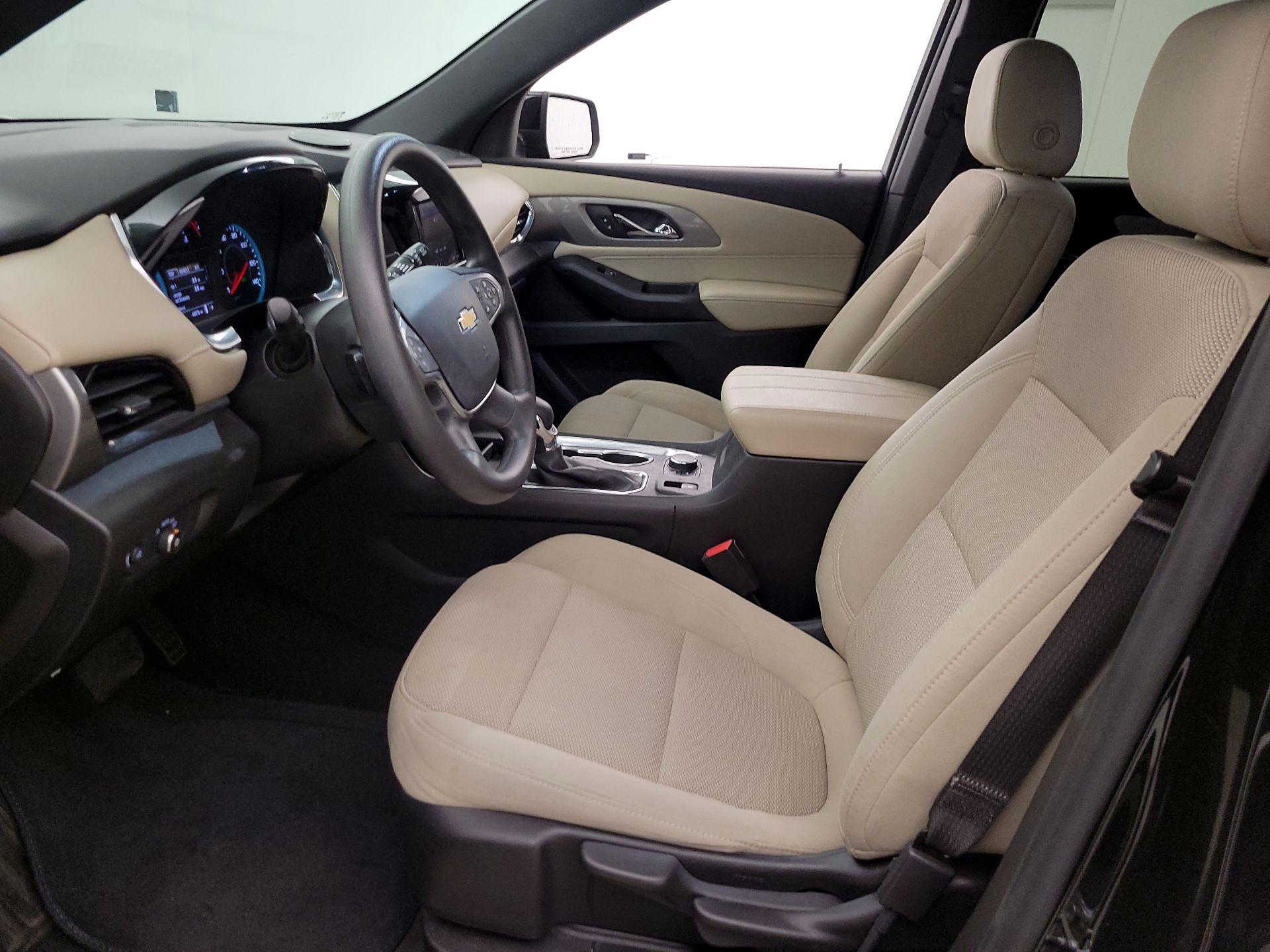 Thumbnail: 2023 Chevrolet Traverse - 11