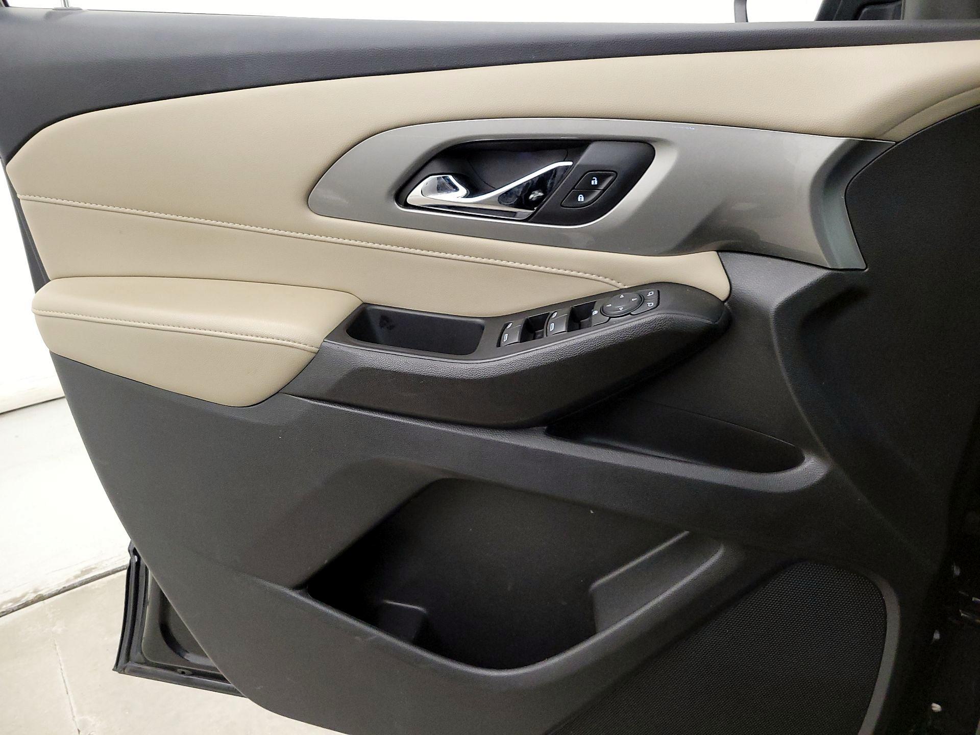 Thumbnail: 2023 Chevrolet Traverse - 12