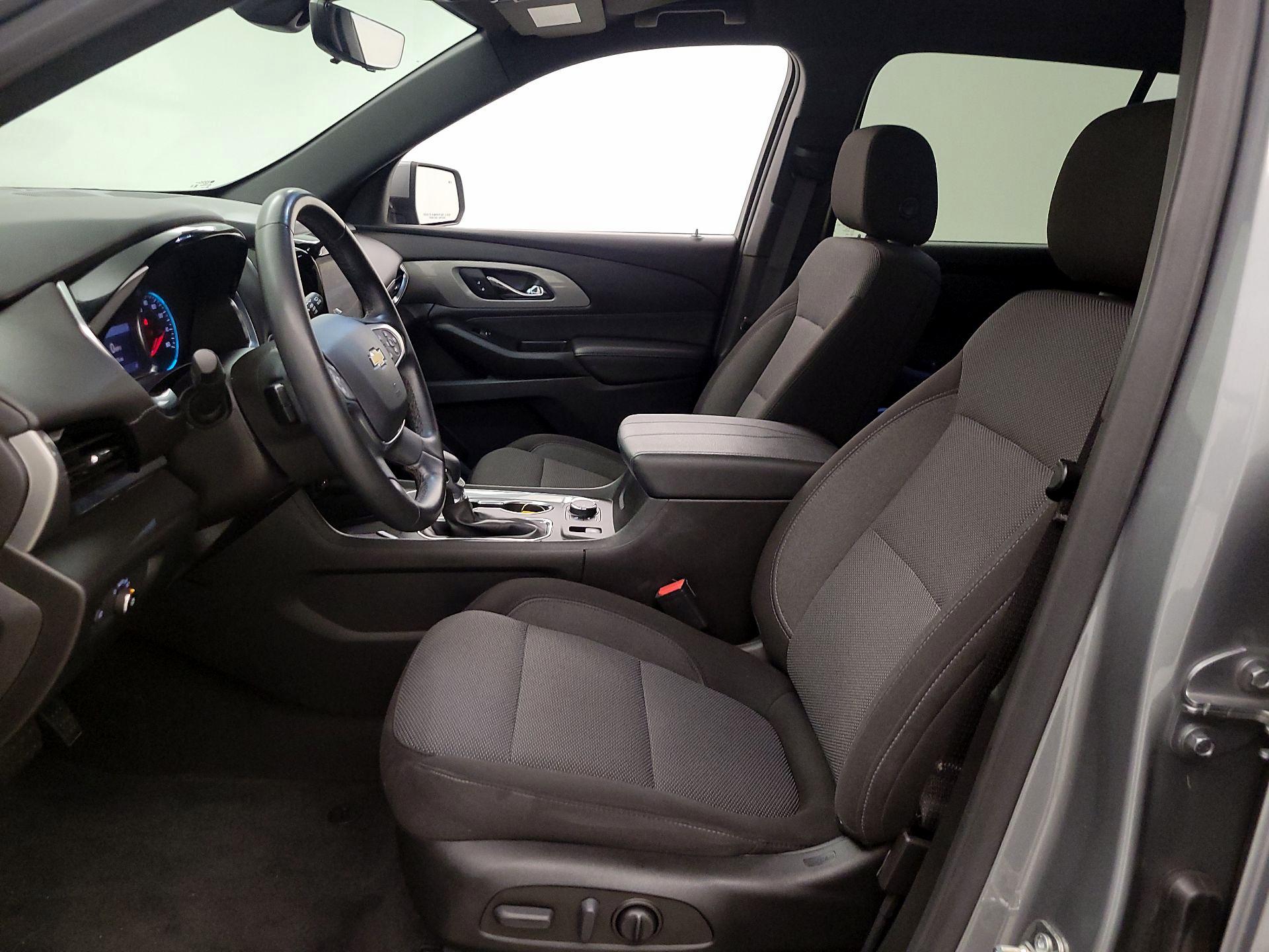 Thumbnail: 2023 Chevrolet Traverse - 11