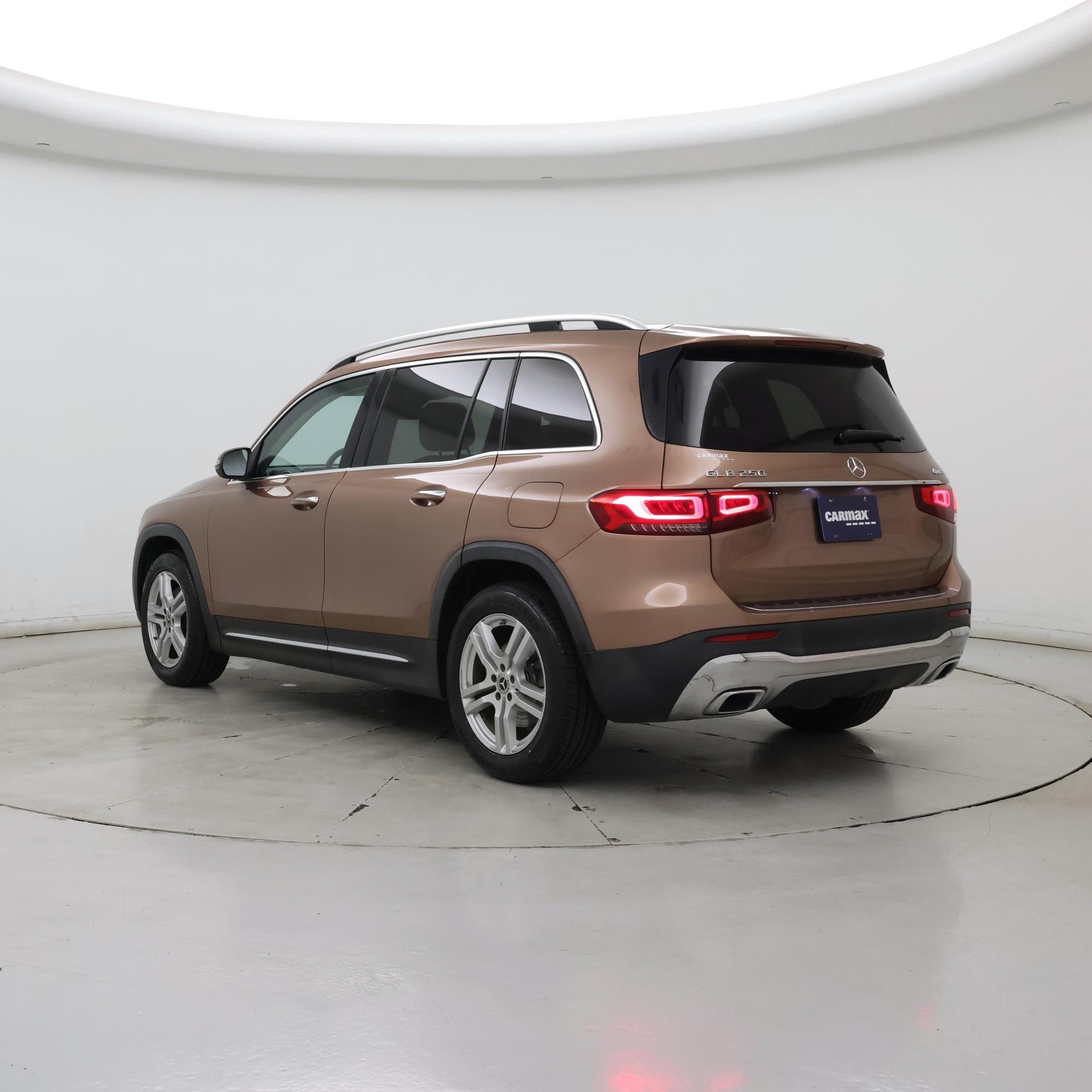 Thumbnail: 2022 Mercedes-Benz GLB - 2