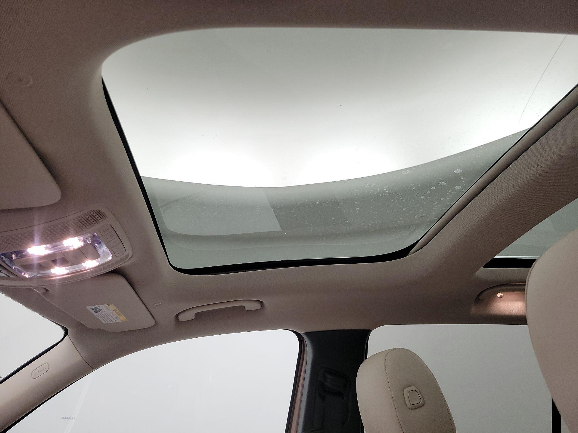 Thumbnail: 2022 Mercedes-Benz GLB - 20