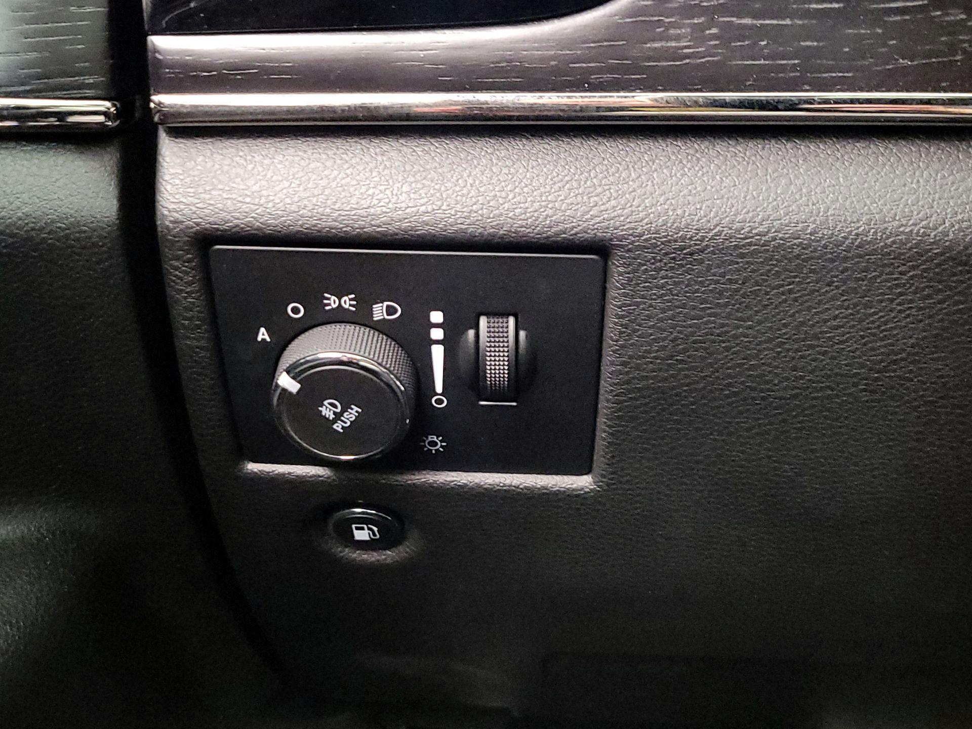 Thumbnail: 2020 Jeep Grand Cherokee - 13