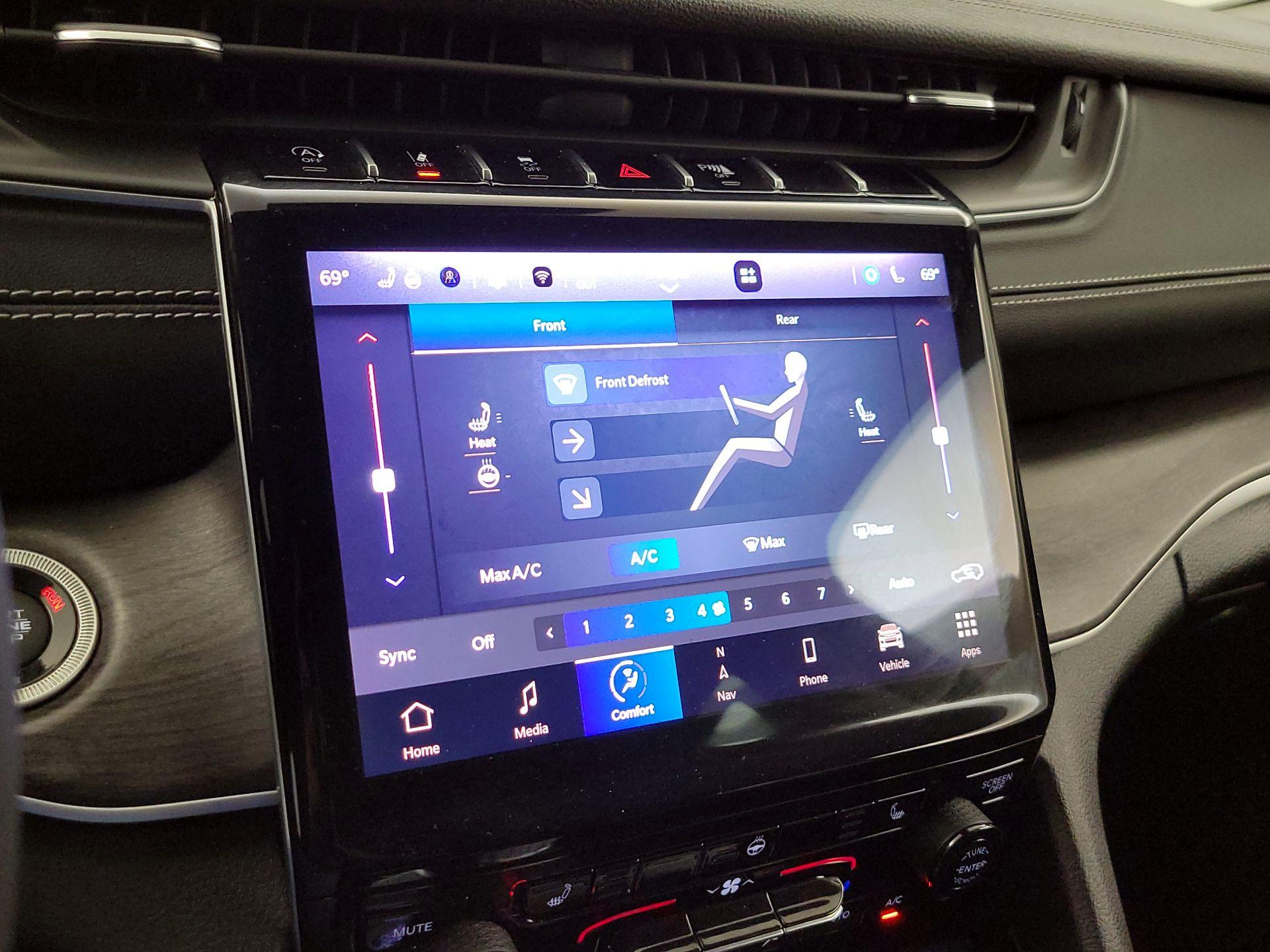 Thumbnail: 2023 Jeep Grand Cherokee L - 17