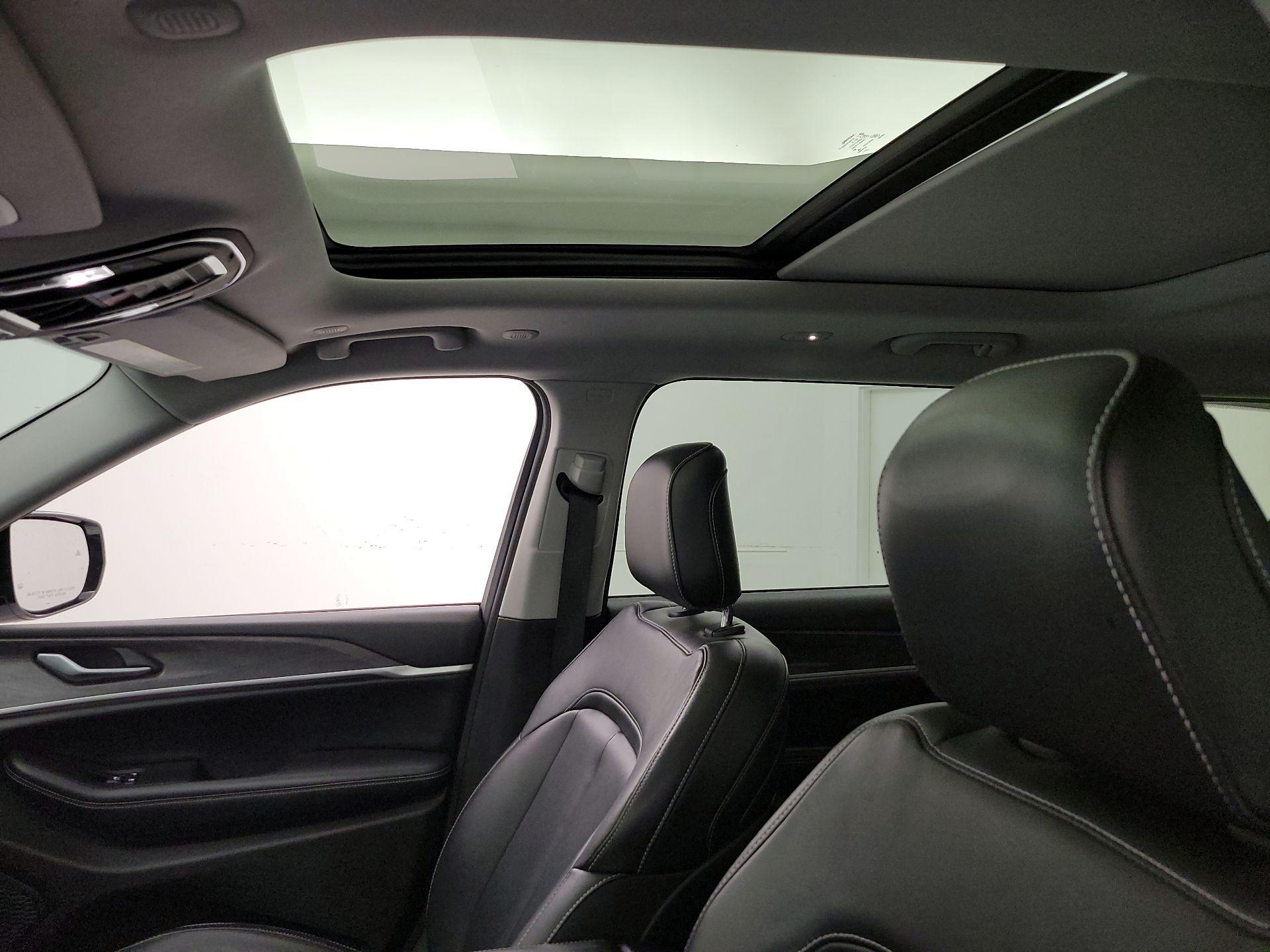 Thumbnail: 2023 Jeep Grand Cherokee L - 20