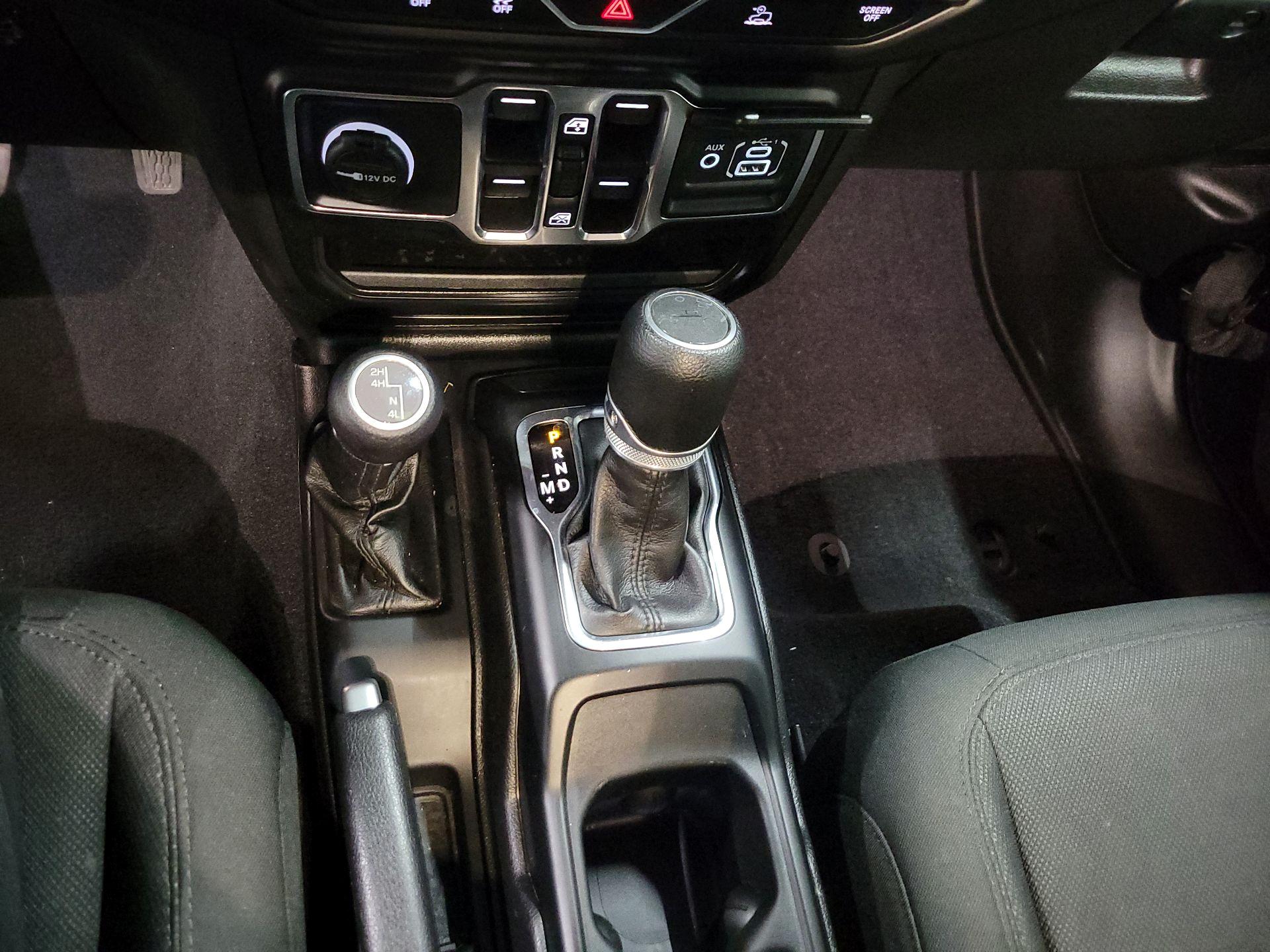 Thumbnail: 2023 Jeep Gladiator - 17