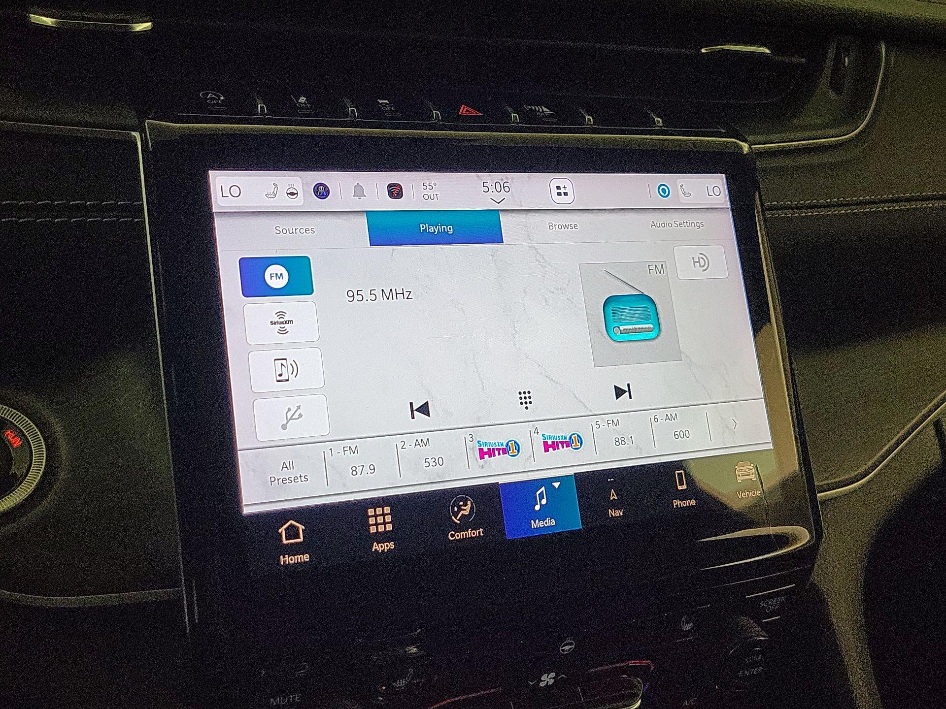 Thumbnail: 2023 Jeep Grand Cherokee - 16