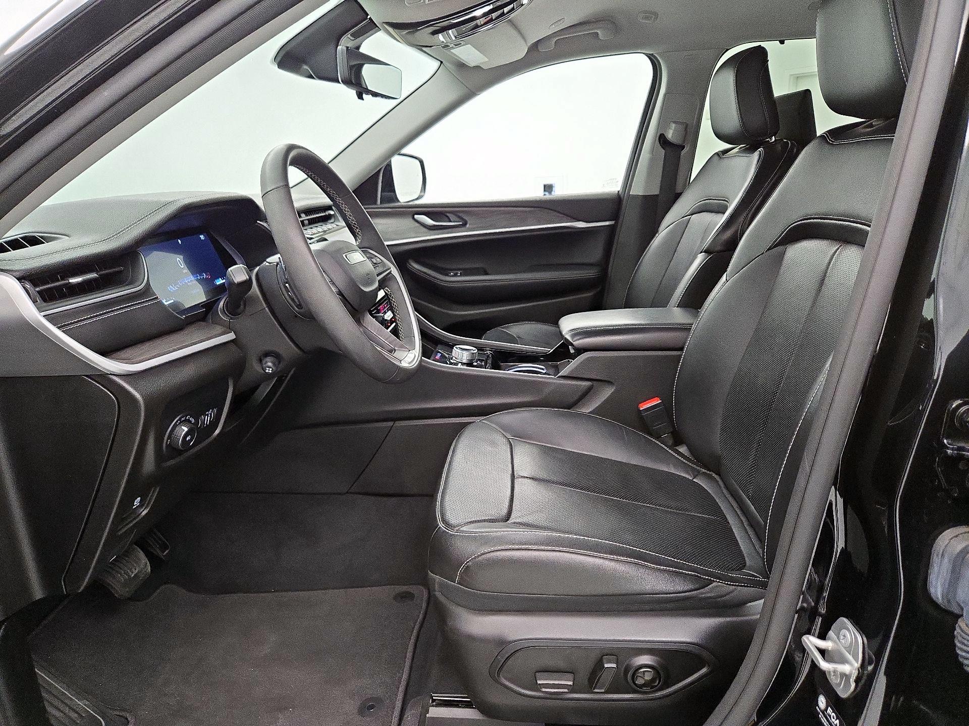 Thumbnail: 2023 Jeep Grand Cherokee L - 11