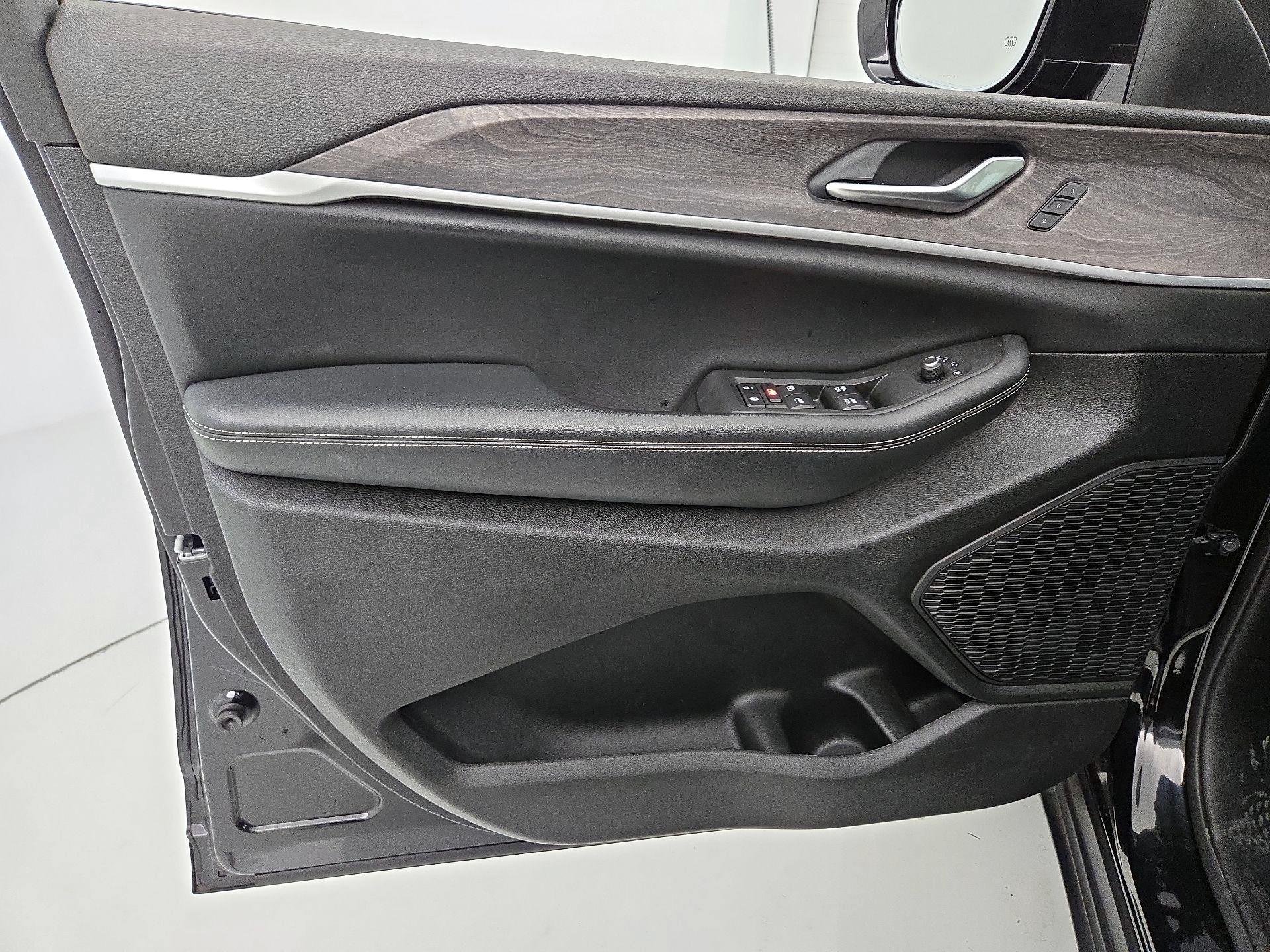 Thumbnail: 2023 Jeep Grand Cherokee L - 12