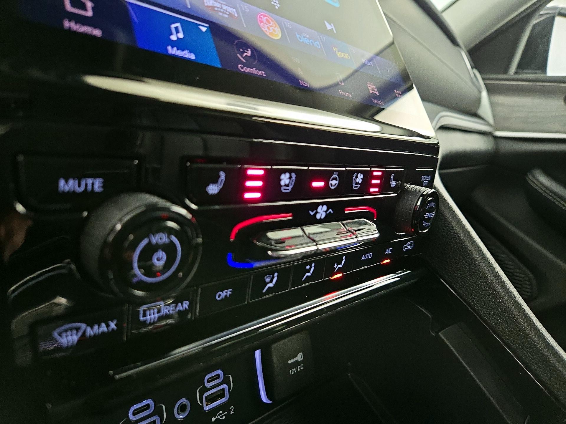 Thumbnail: 2023 Jeep Grand Cherokee L - 17