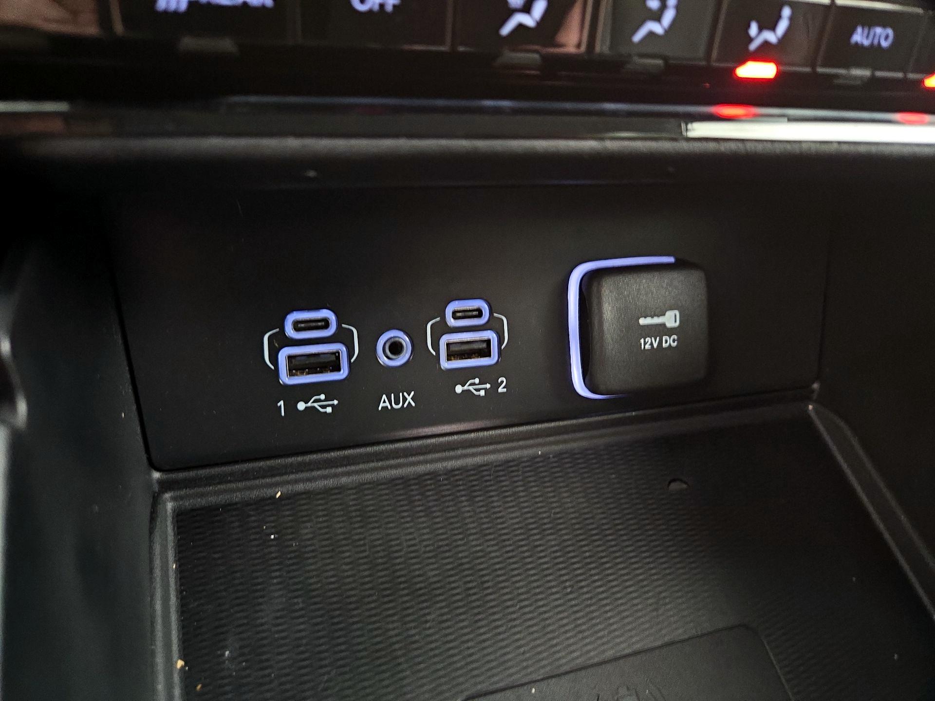 Thumbnail: 2023 Jeep Grand Cherokee L - 19