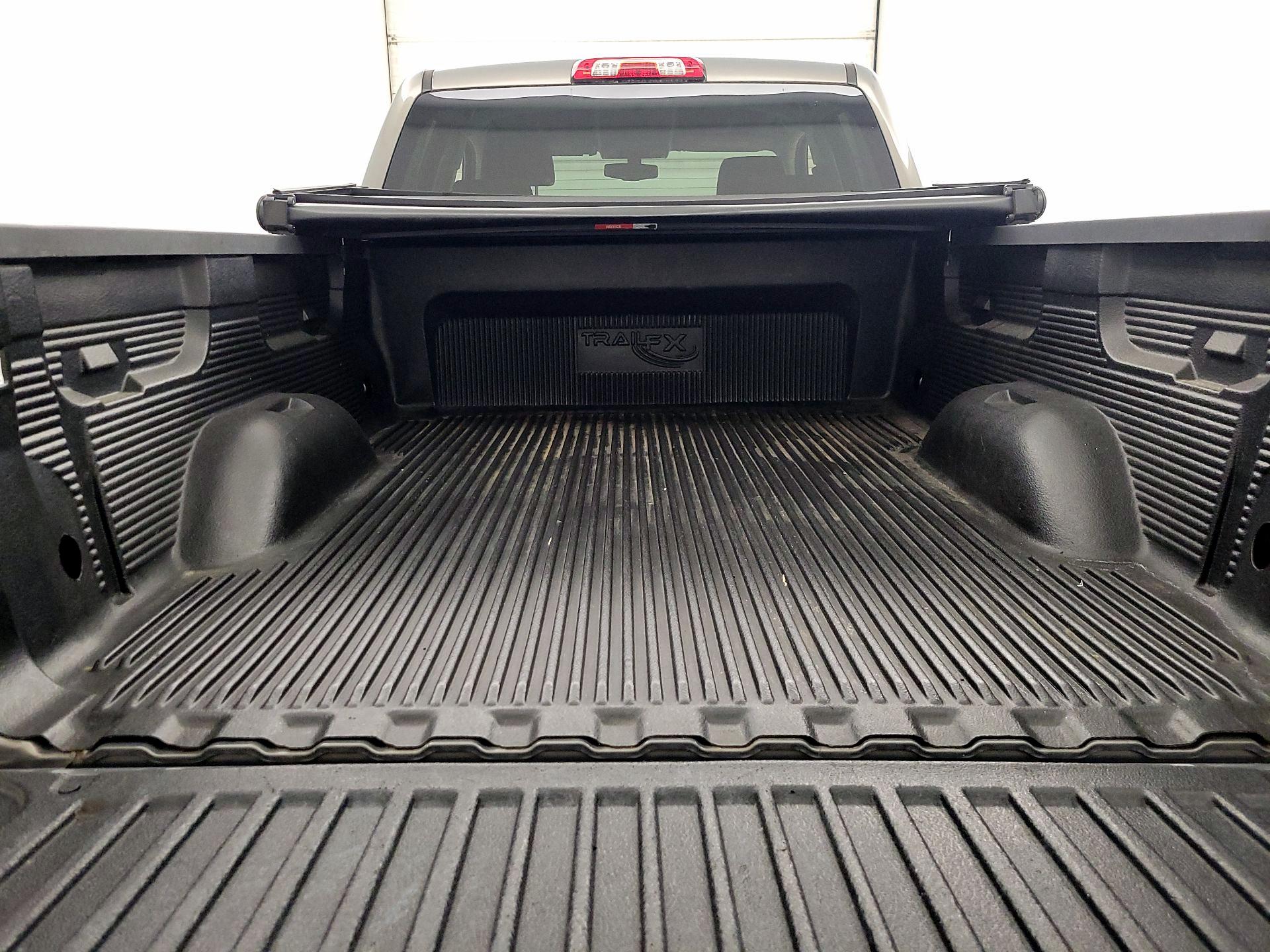 Thumbnail: 2017 Chevrolet Silverado 1500 - 20