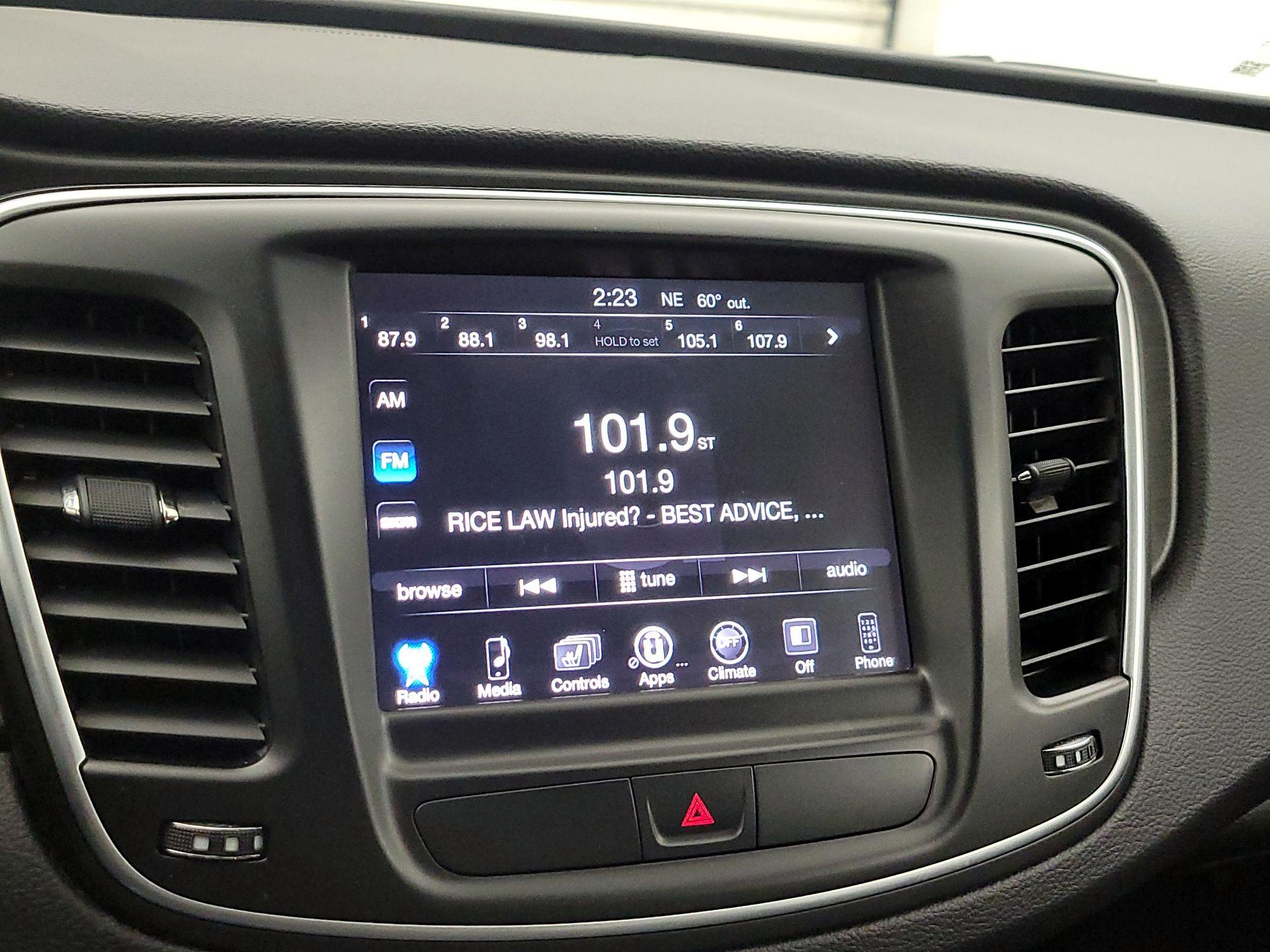 Thumbnail: 2015 Chrysler 200 - 15