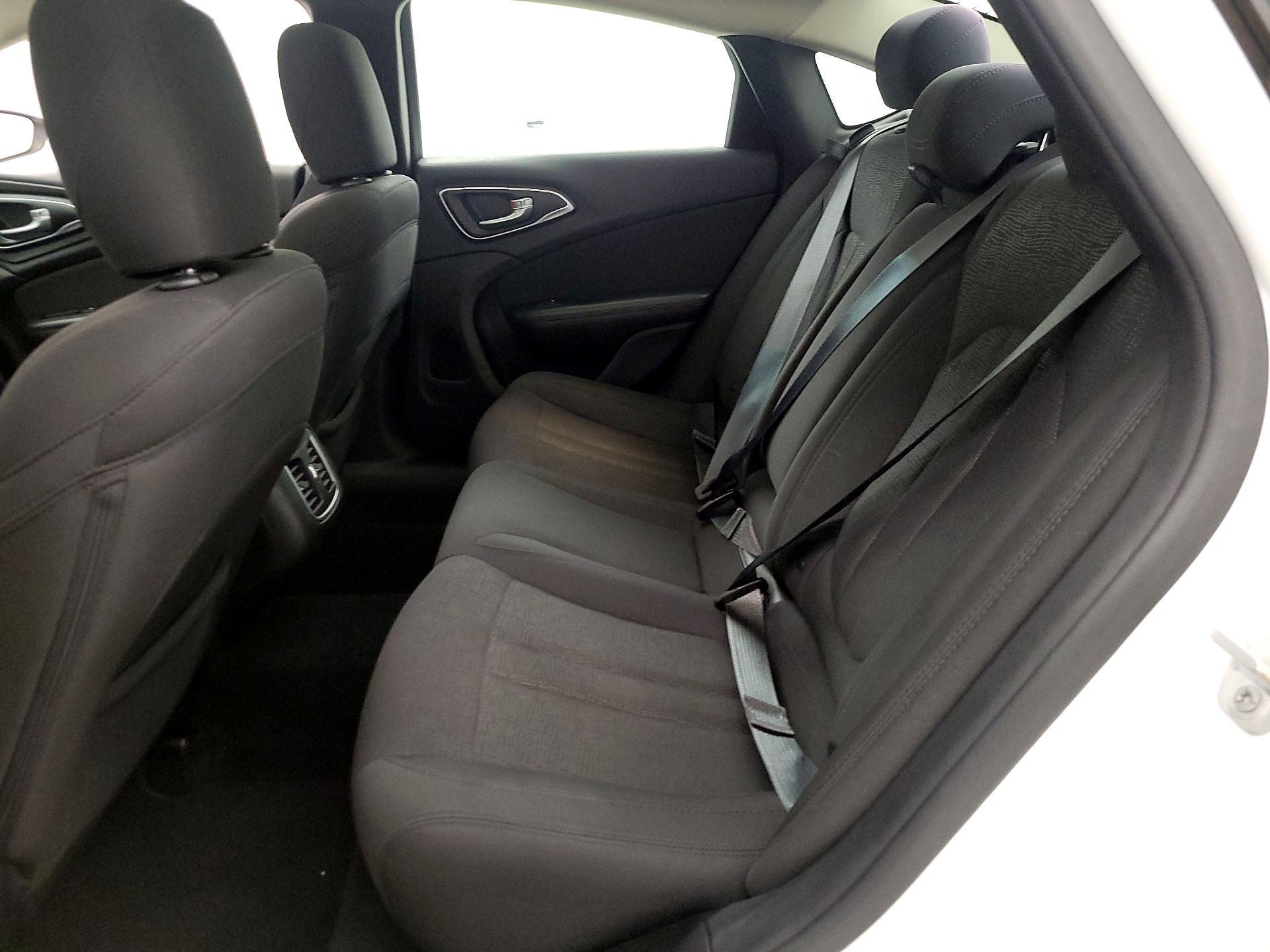 Thumbnail: 2015 Chrysler 200 - 20