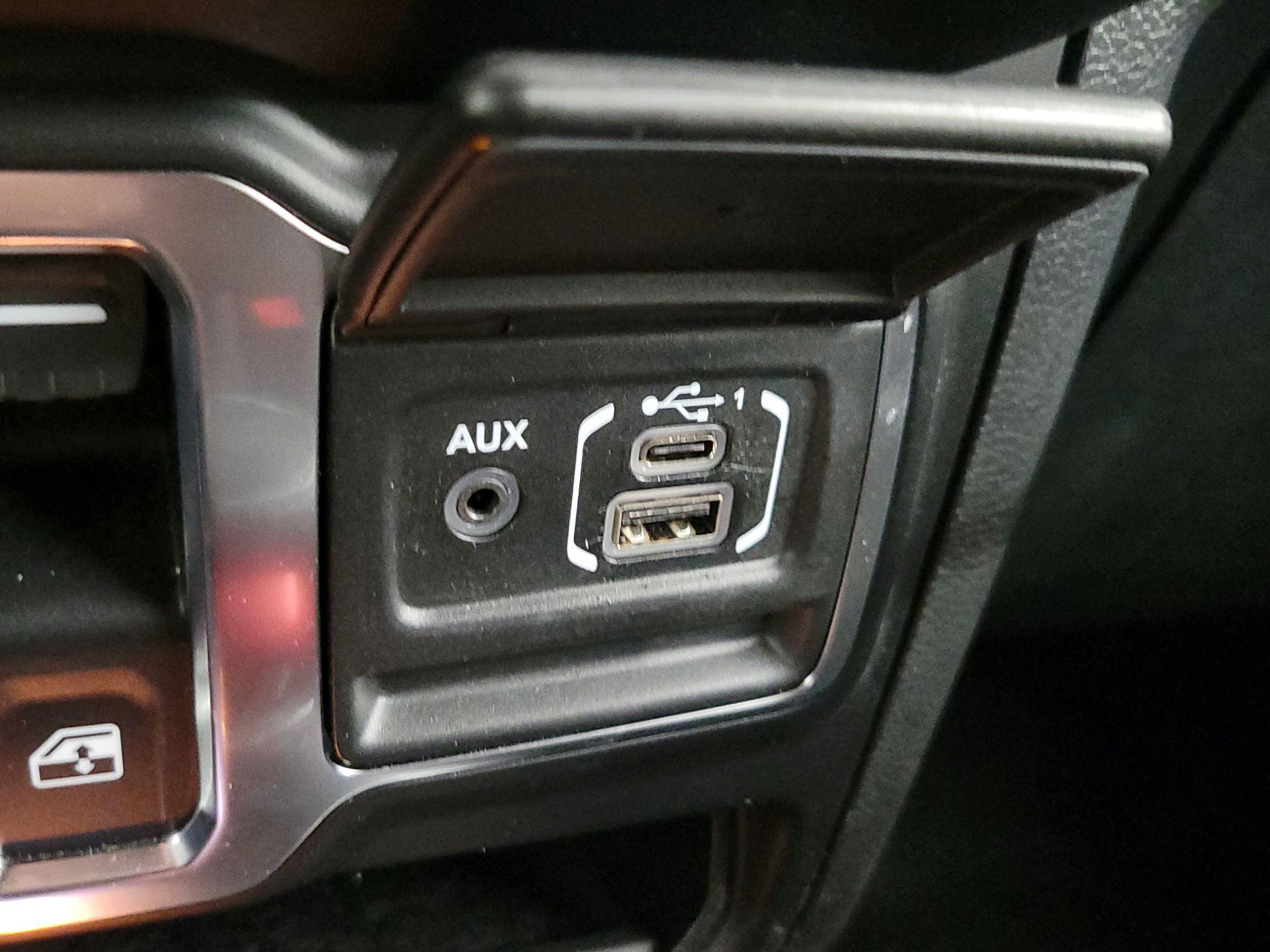 Thumbnail: 2022 Jeep Wrangler - 18