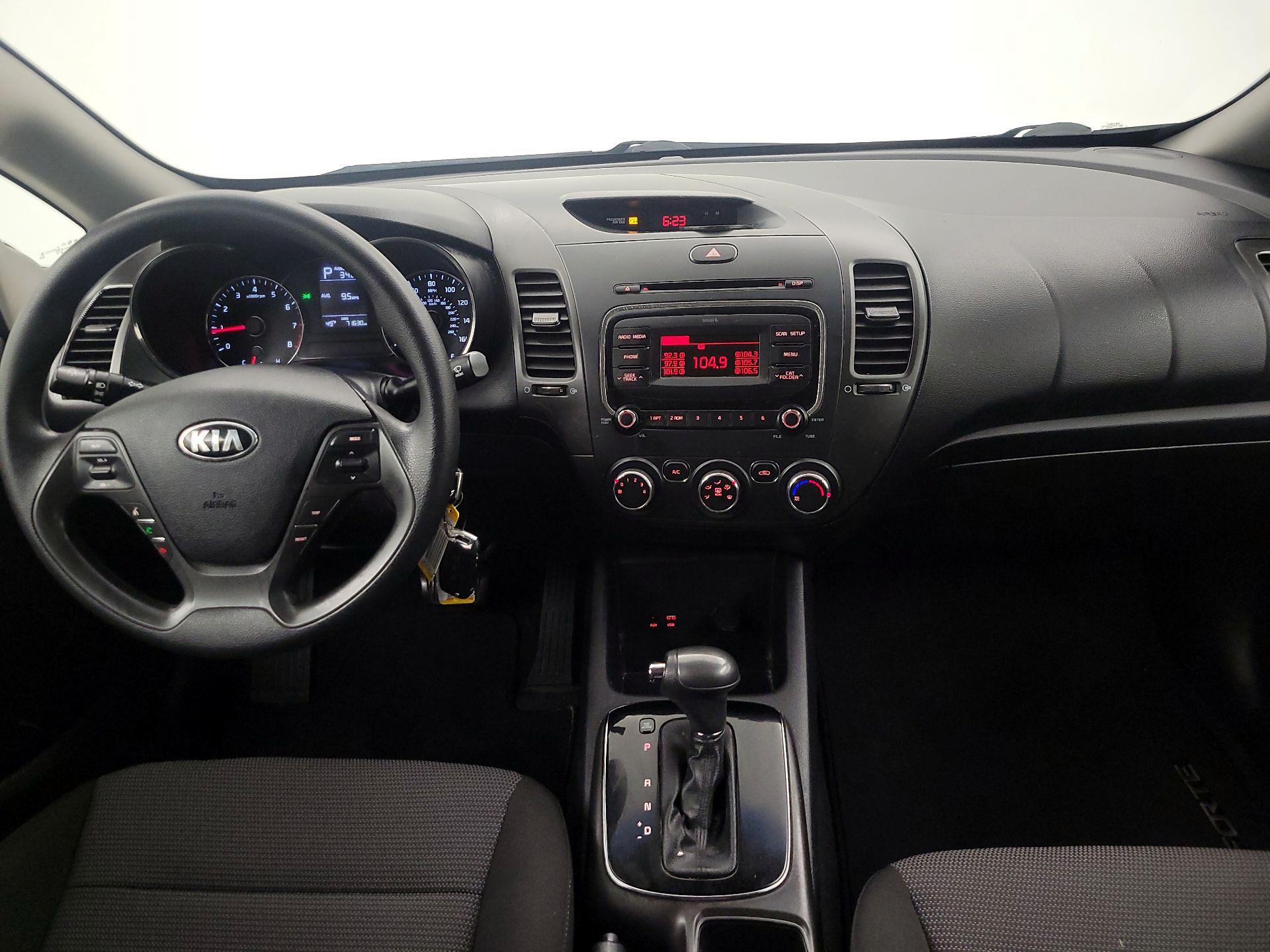 Thumbnail: 2017 Kia Forte - 9