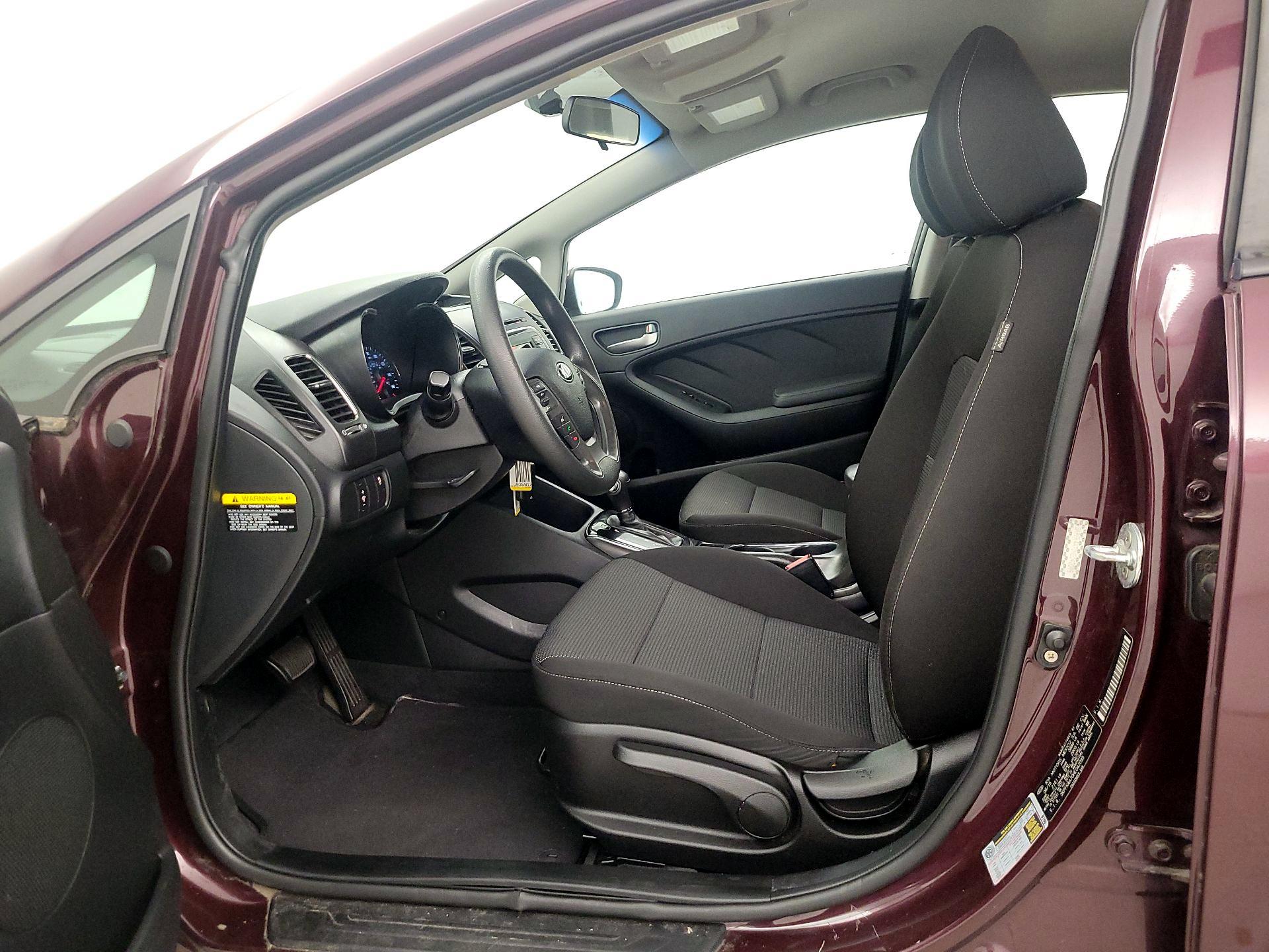 Thumbnail: 2017 Kia Forte - 11