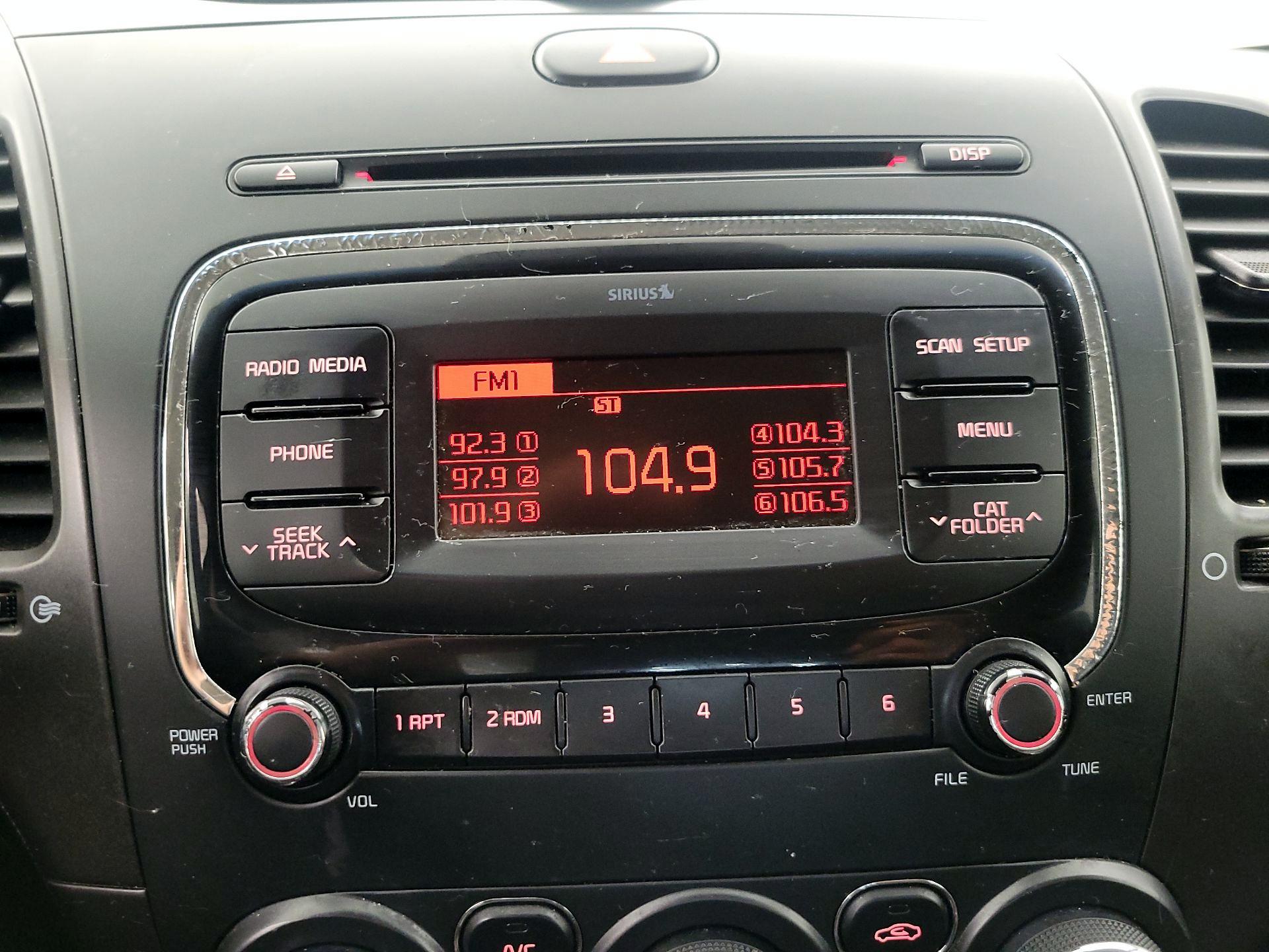 Thumbnail: 2017 Kia Forte - 14