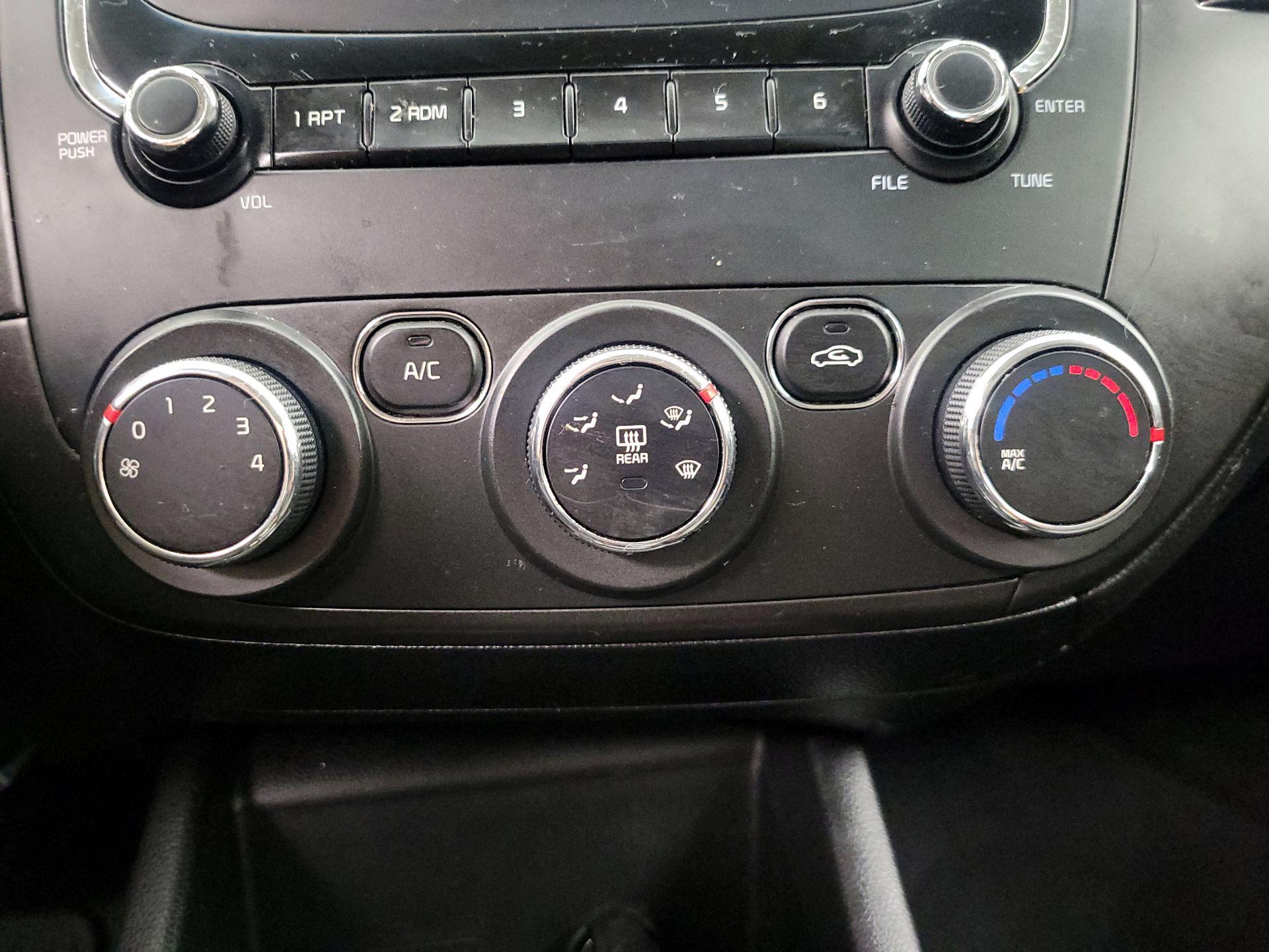 Thumbnail: 2017 Kia Forte - 15