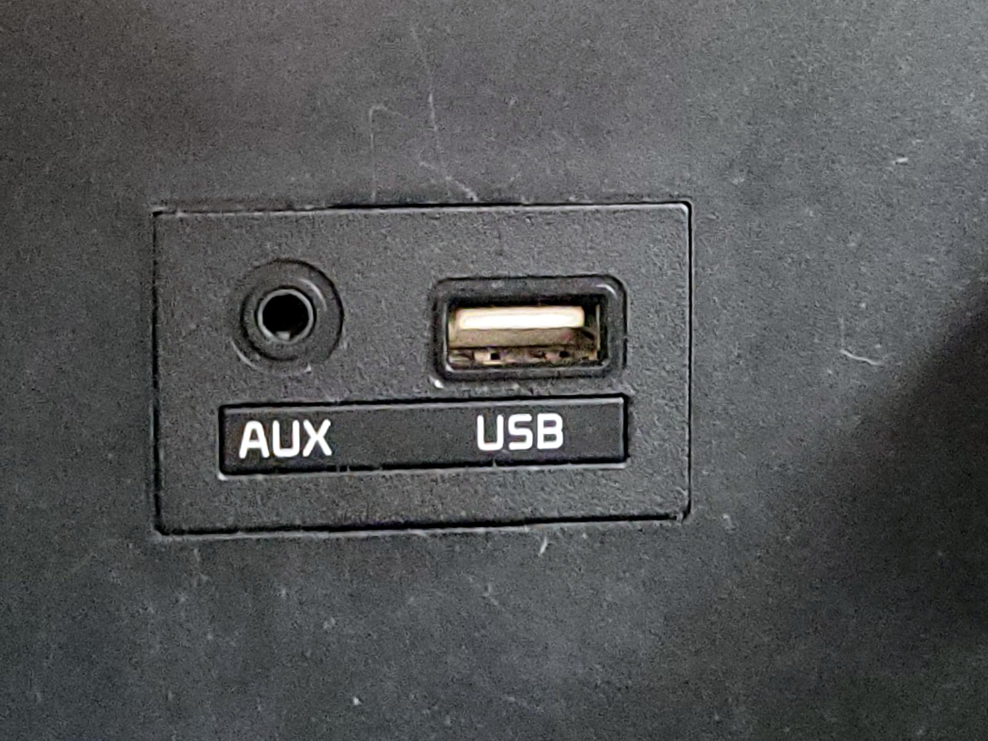 Thumbnail: 2017 Kia Forte - 17