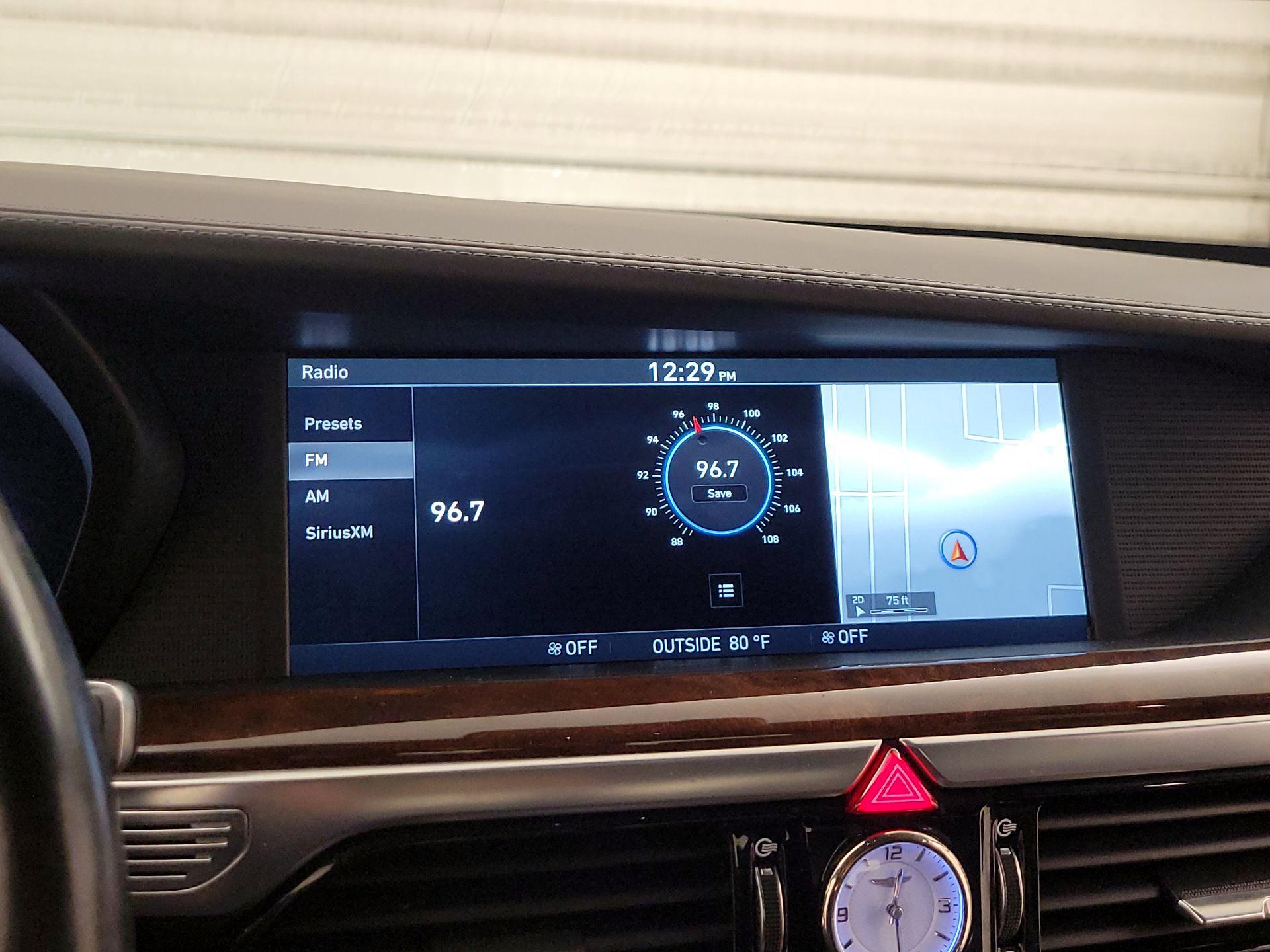 Thumbnail: 2018 Genesis G90 - 16