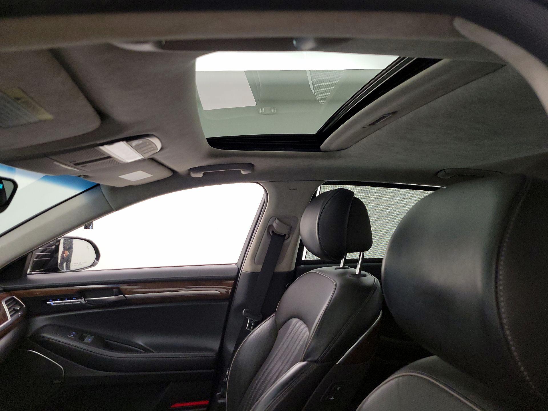 Thumbnail: 2018 Genesis G90 - 20