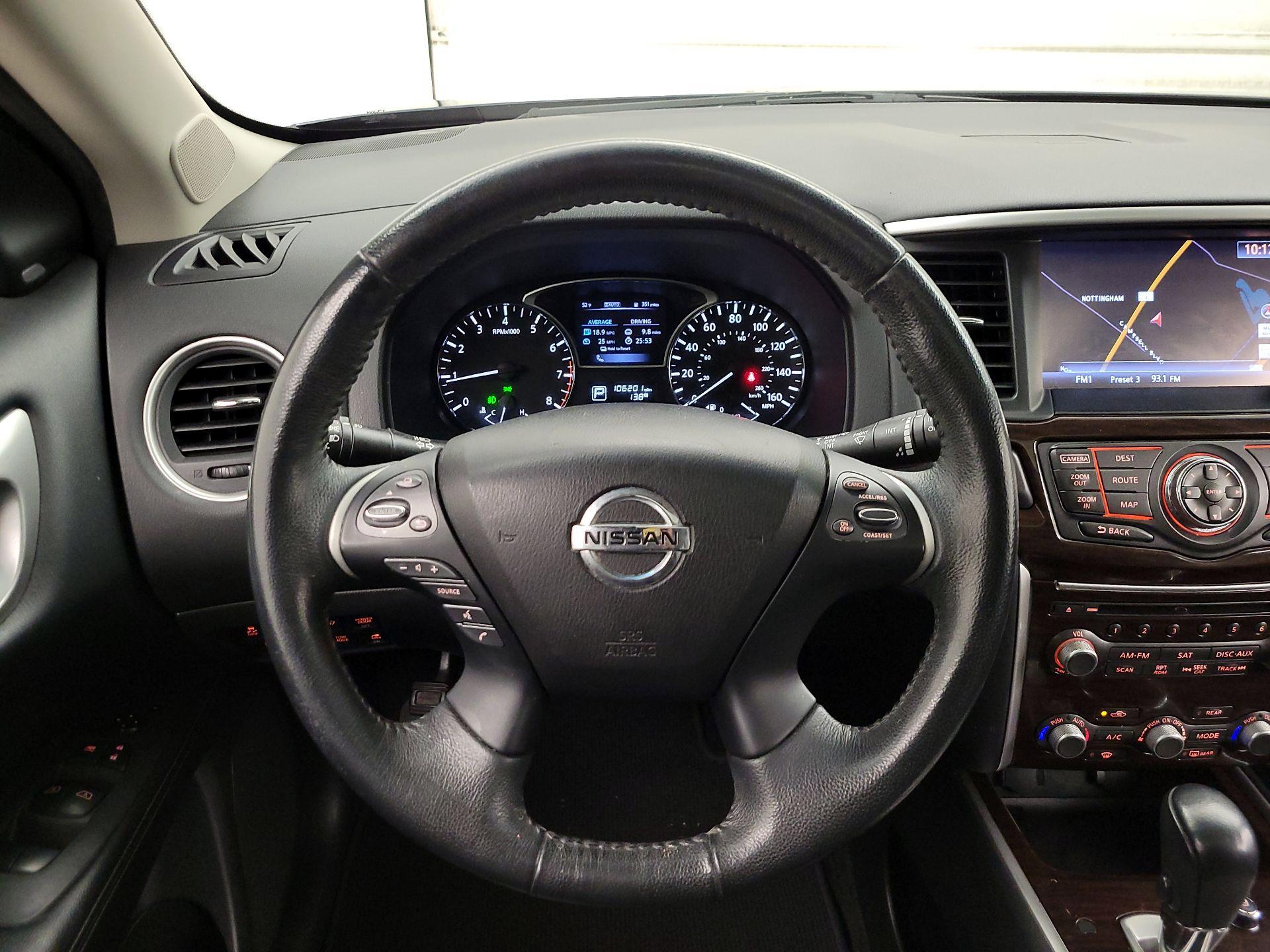 Thumbnail: 2015 Nissan Pathfinder - 10