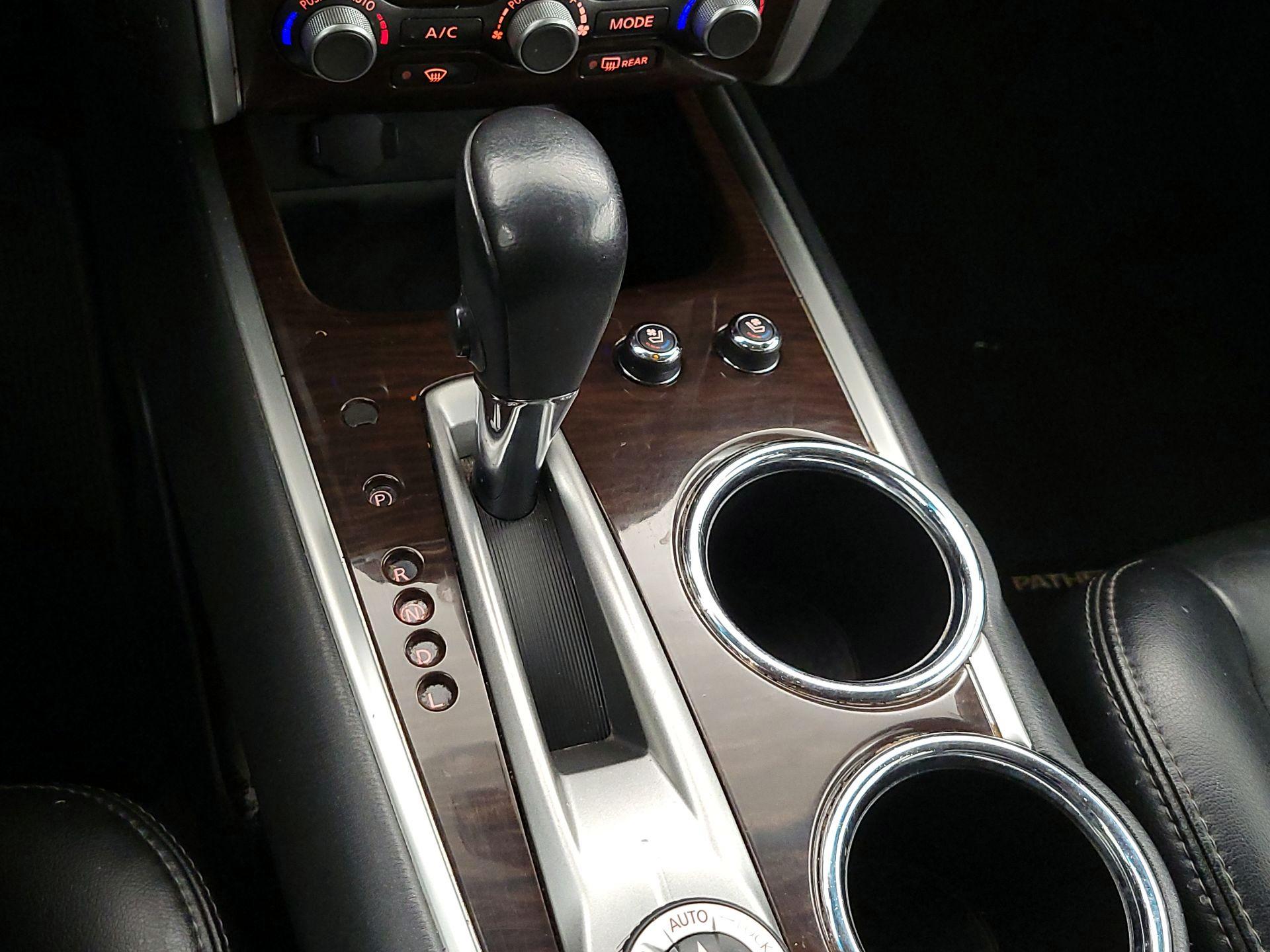 Thumbnail: 2015 Nissan Pathfinder - 18