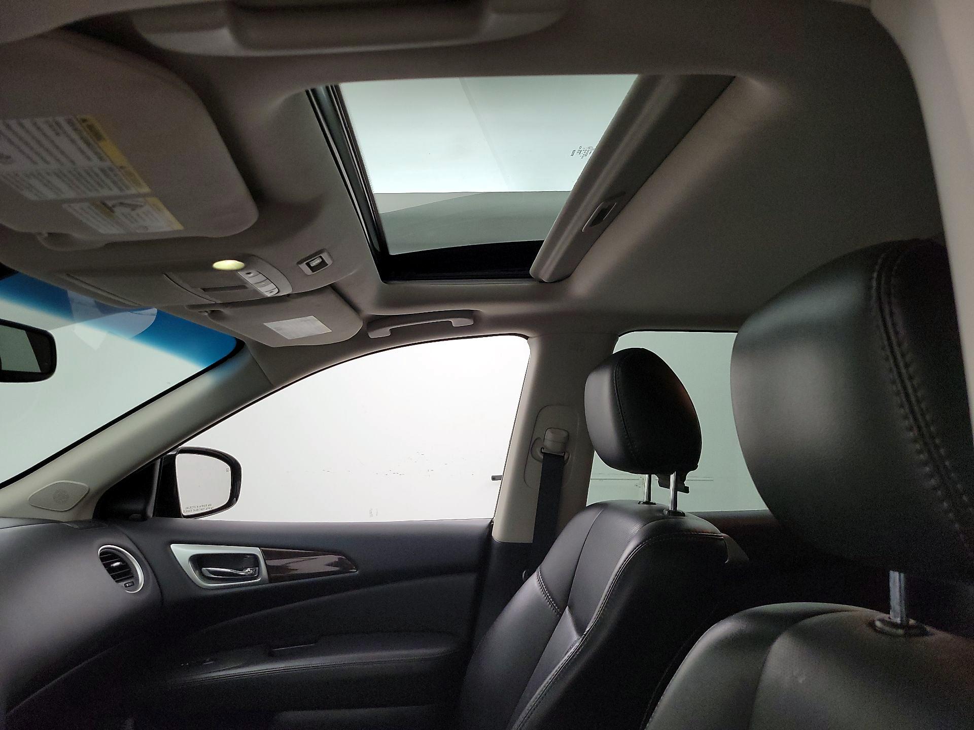 Thumbnail: 2015 Nissan Pathfinder - 20