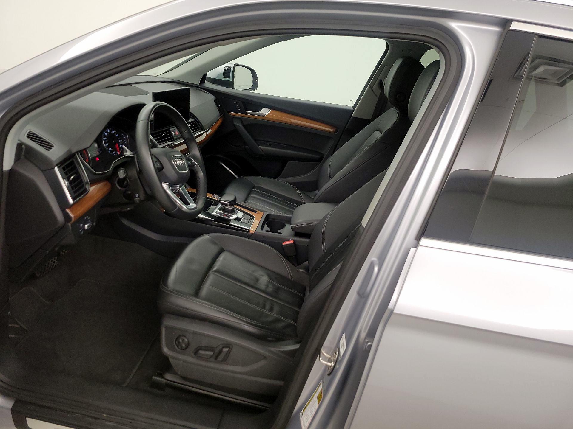 Thumbnail: 2023 Audi Q5 - 11