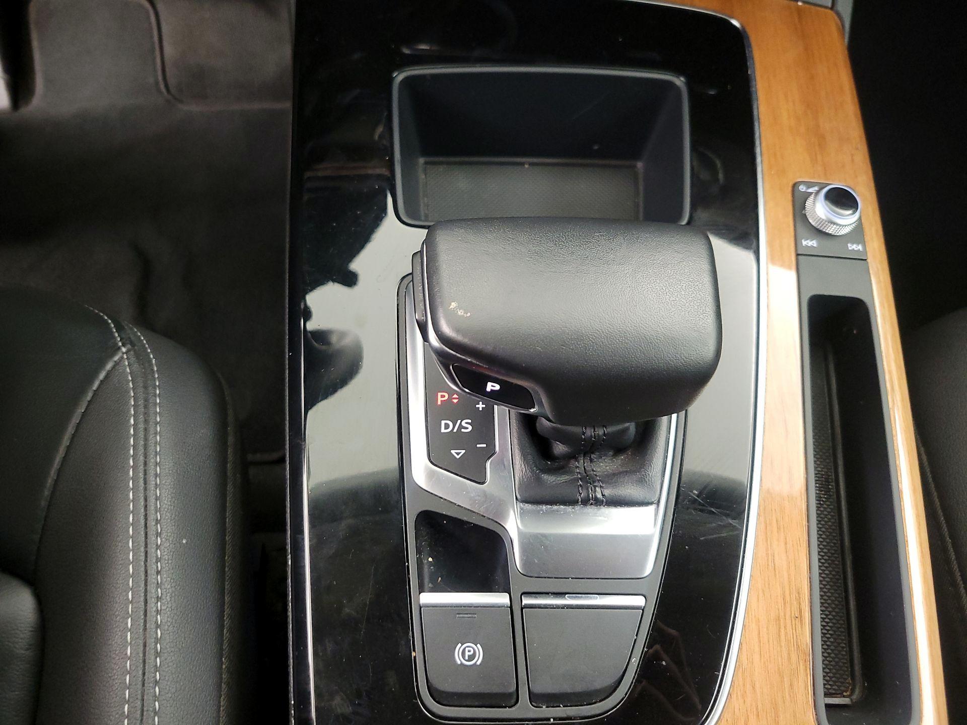 Thumbnail: 2023 Audi Q5 - 17