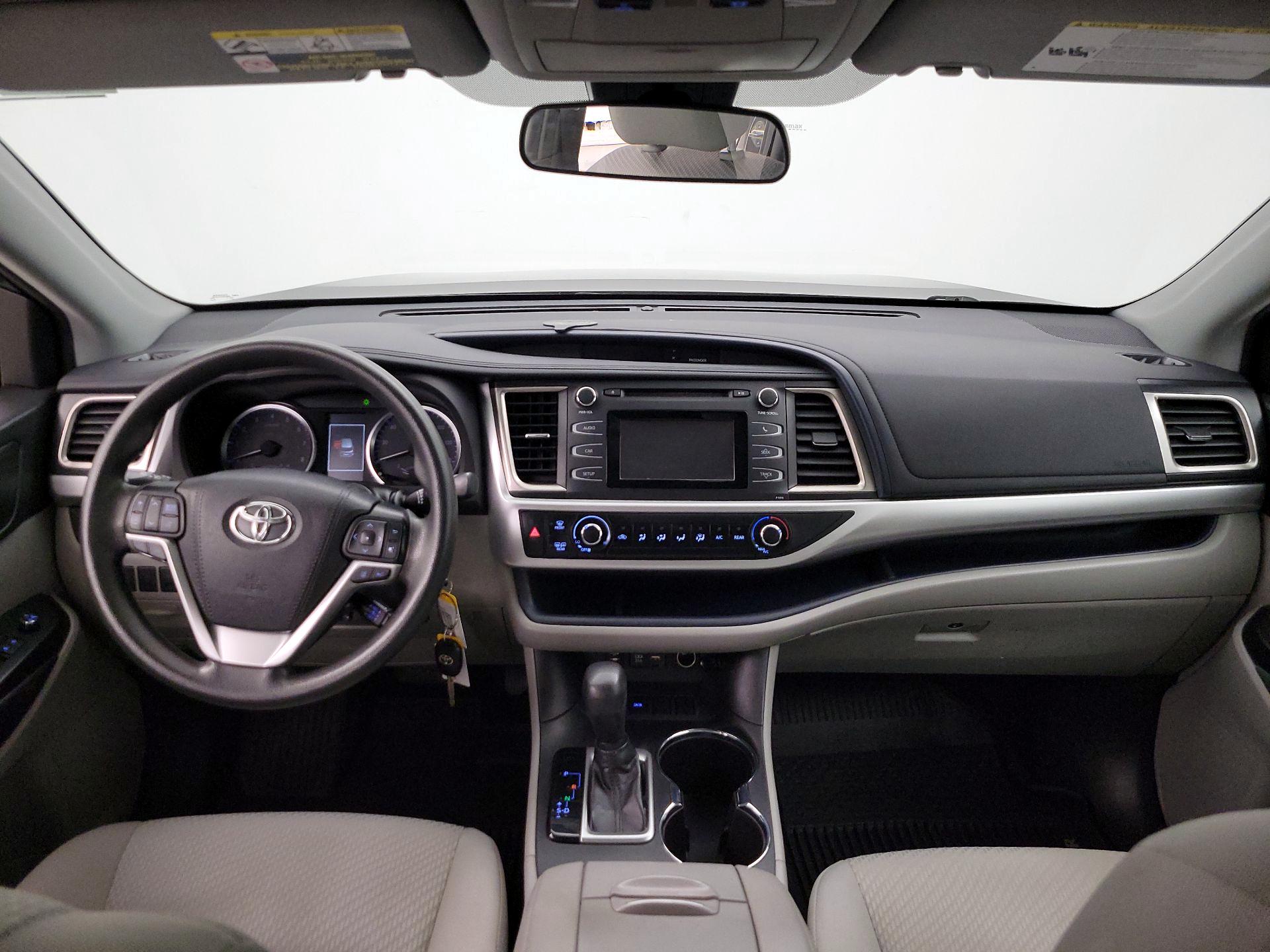 Thumbnail: 2019 Toyota Highlander - 9