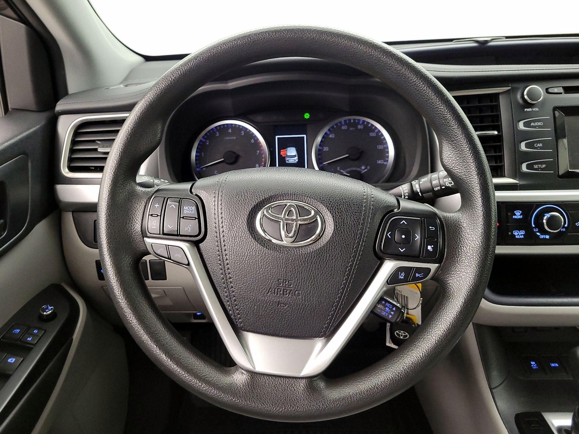 Thumbnail: 2019 Toyota Highlander - 10