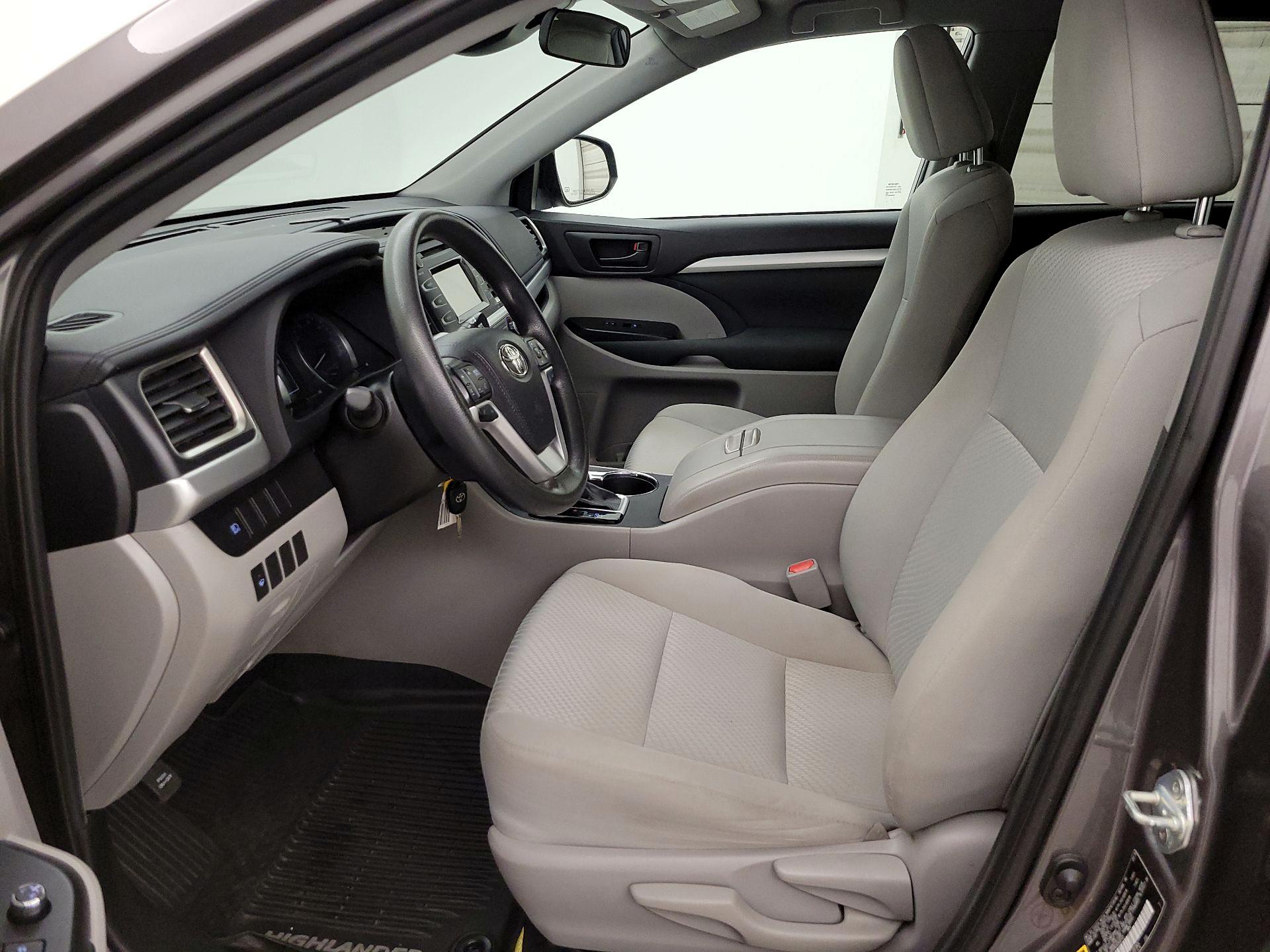 Thumbnail: 2019 Toyota Highlander - 11