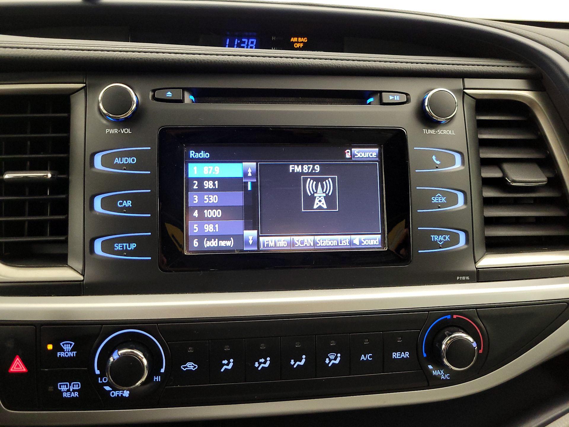 Thumbnail: 2019 Toyota Highlander - 14