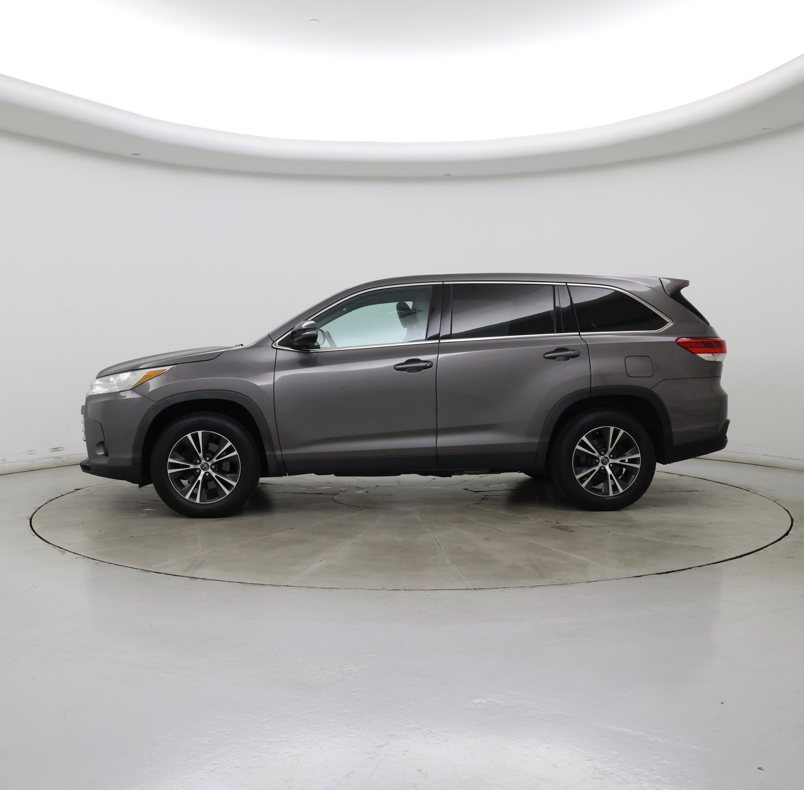 Thumbnail: 2019 Toyota Highlander - 3