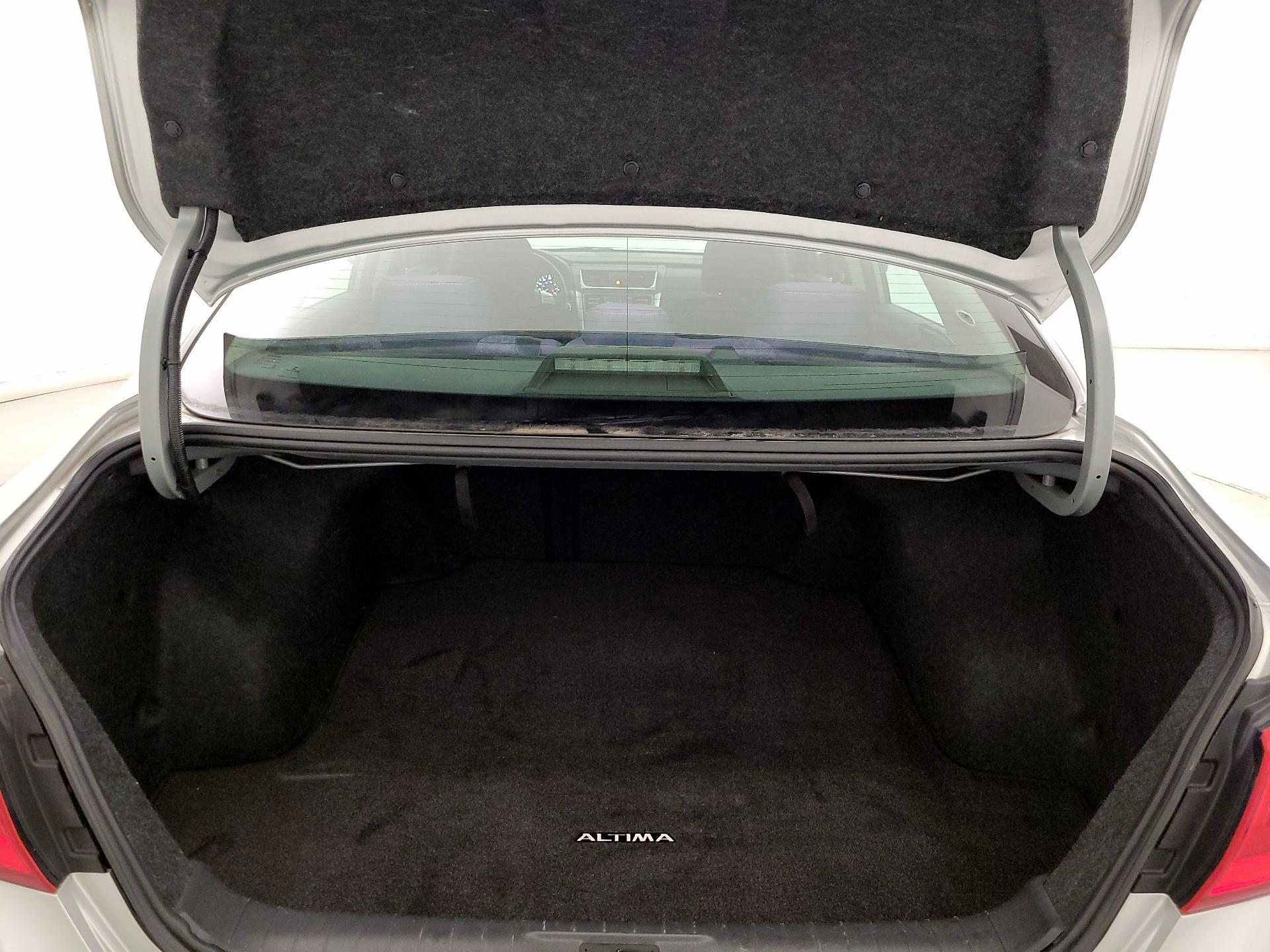 Thumbnail: 2016 Nissan Altima - 20