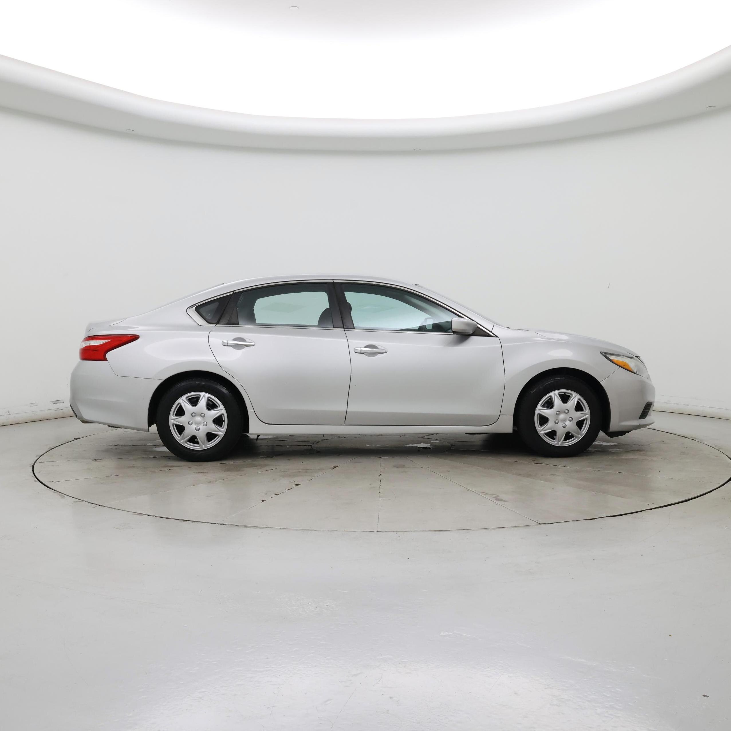 Thumbnail: 2016 Nissan Altima - 7