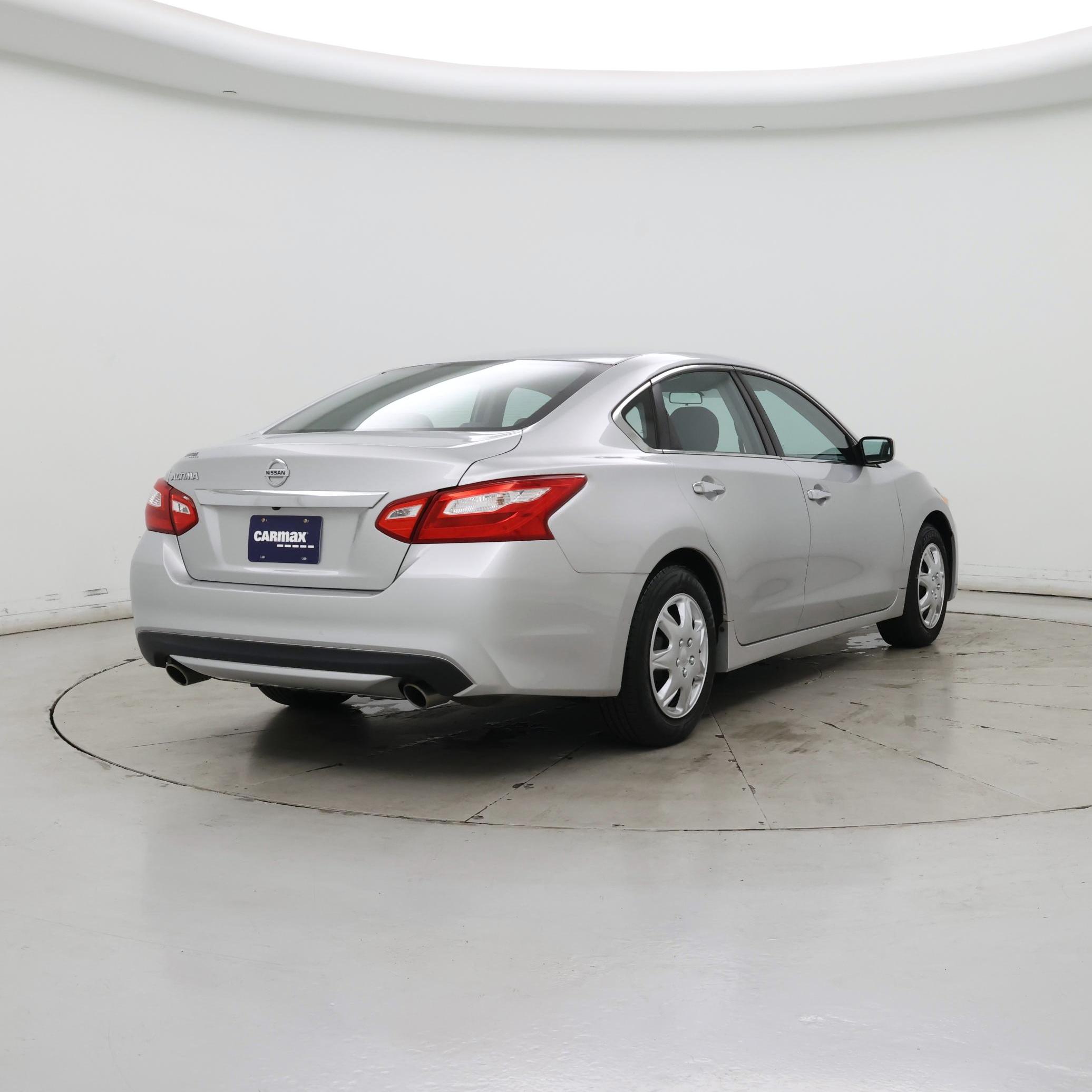 Thumbnail: 2016 Nissan Altima - 8