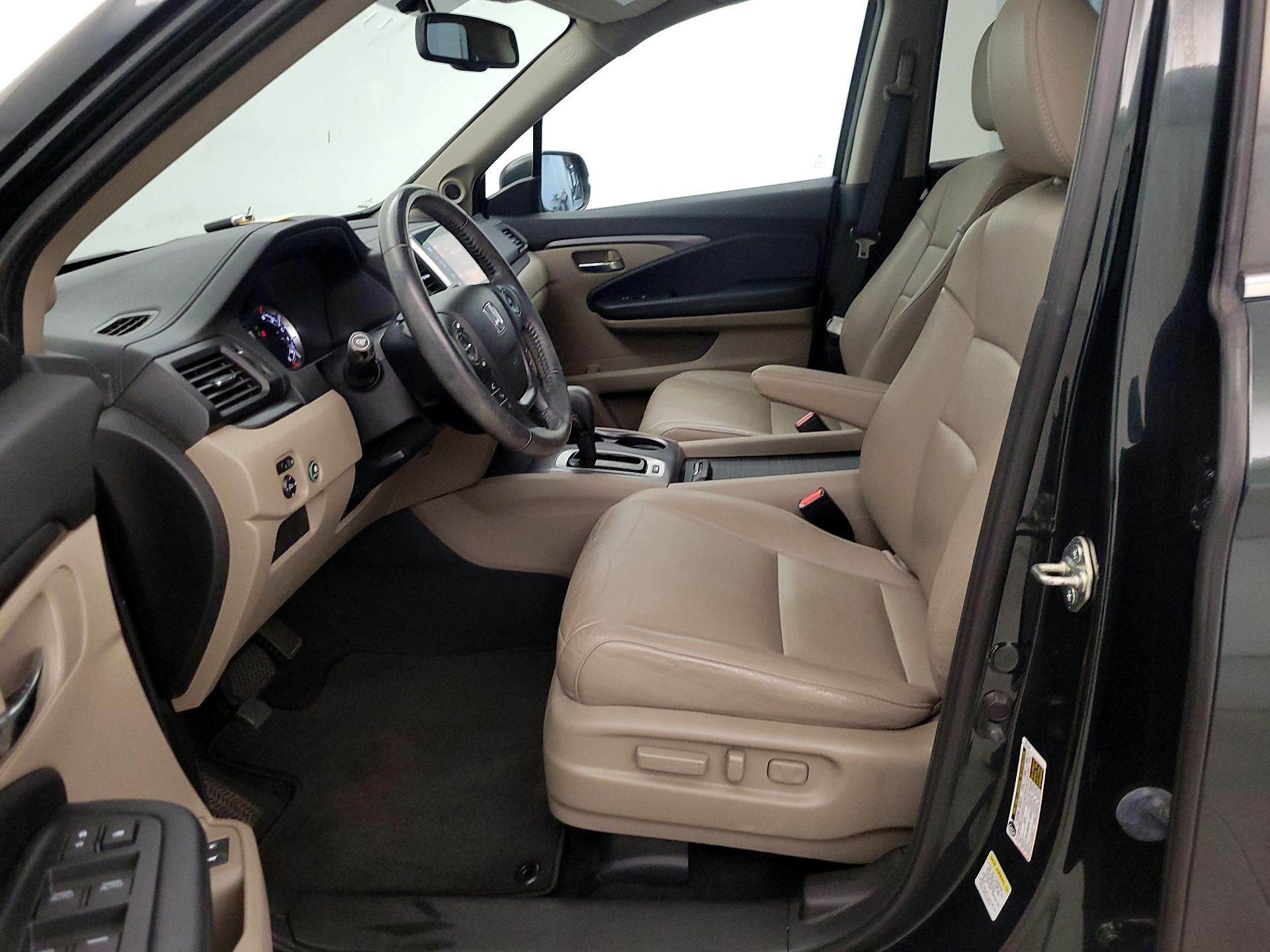 Thumbnail: 2016 Honda Pilot - 11