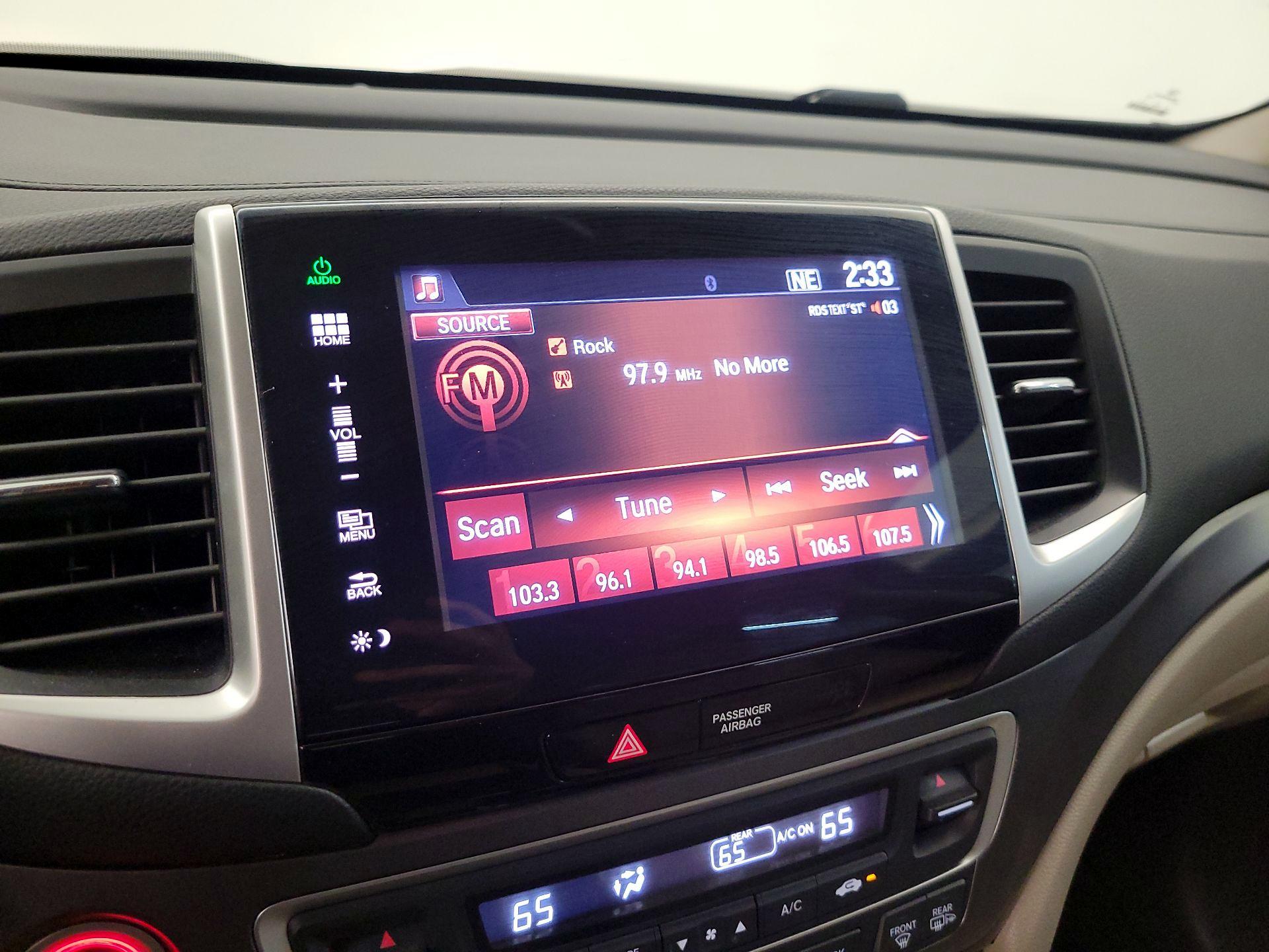 Thumbnail: 2016 Honda Pilot - 15