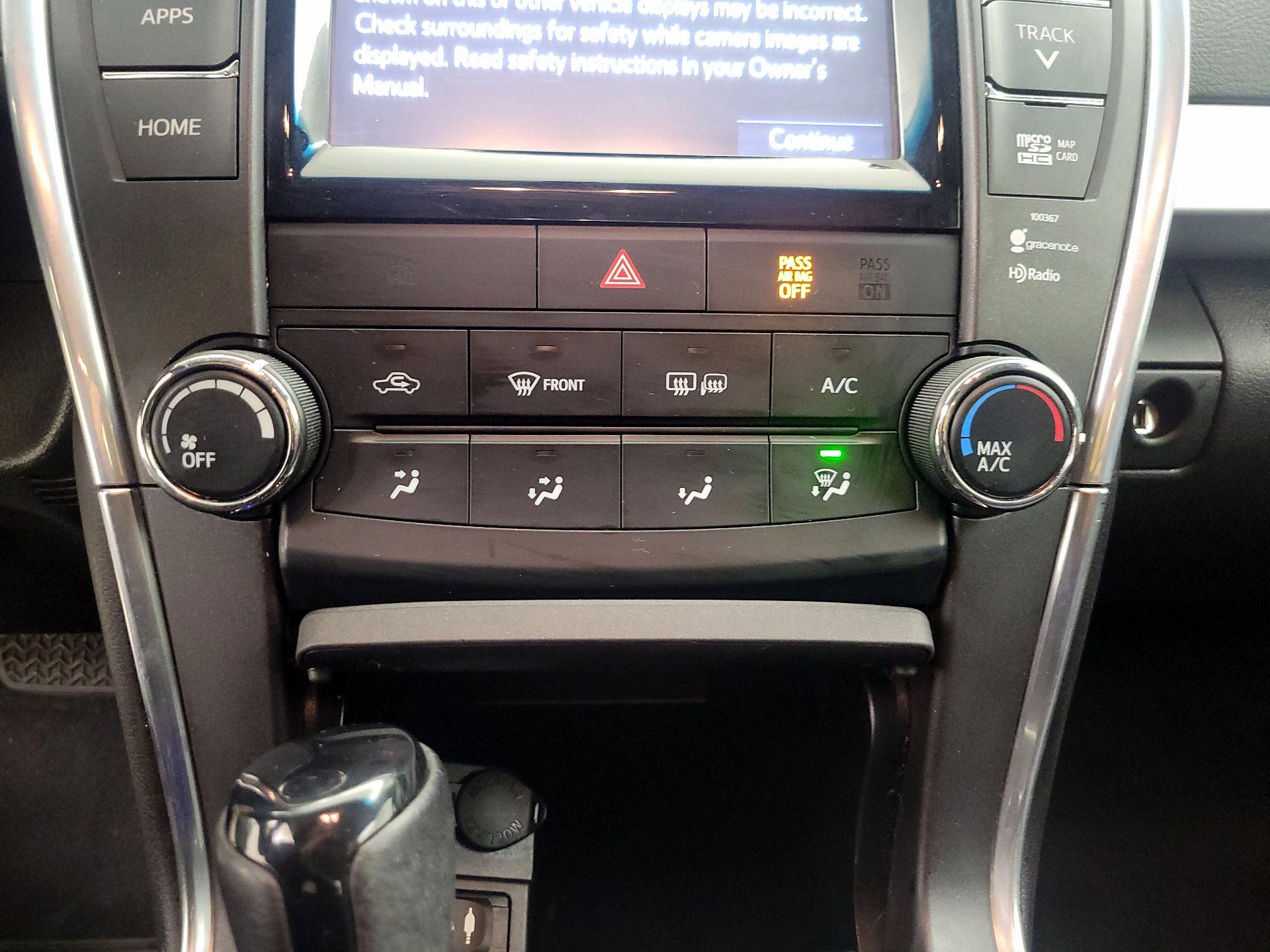 Thumbnail: 2015 Toyota Camry - 16