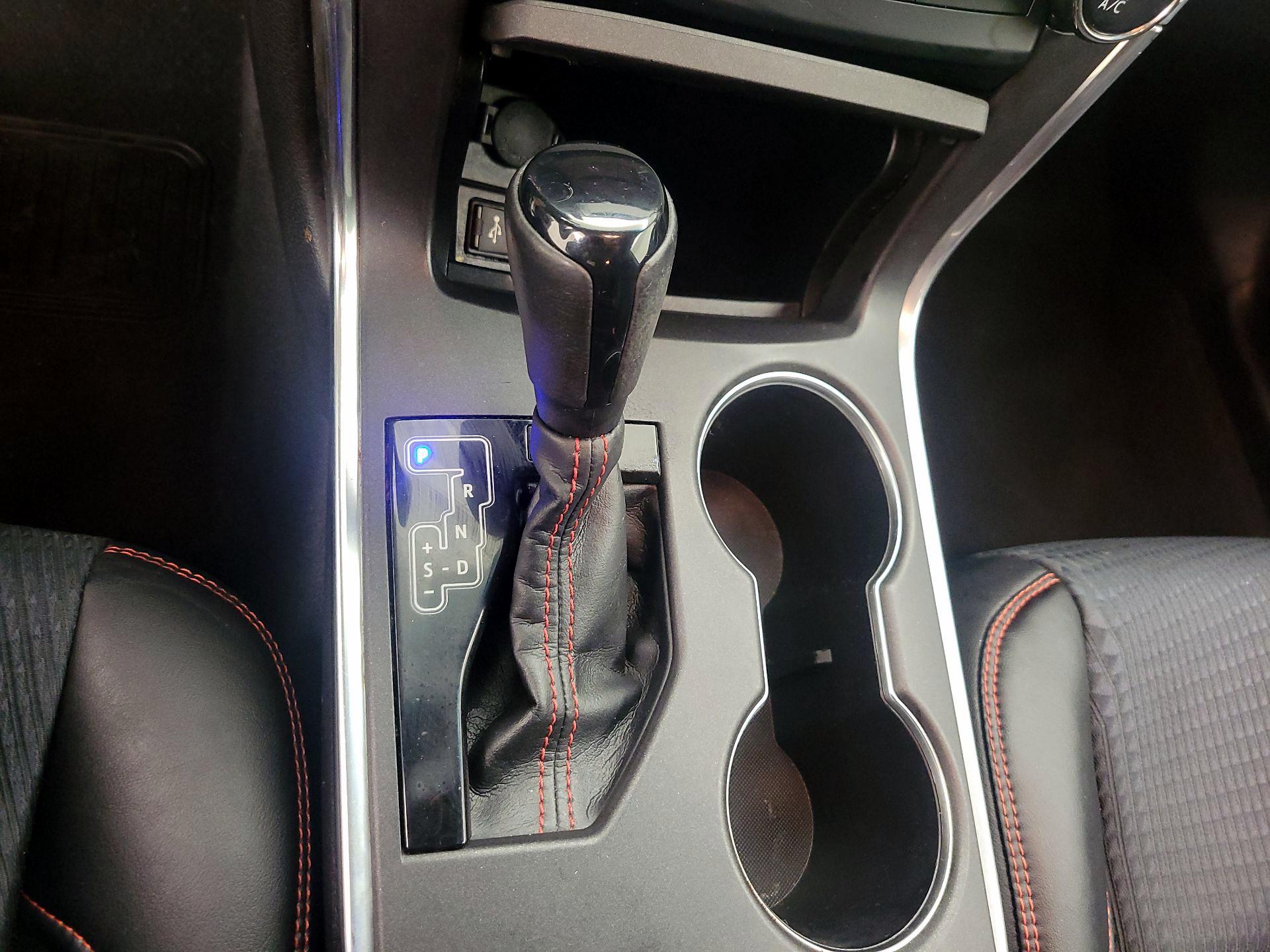 Thumbnail: 2015 Toyota Camry - 17