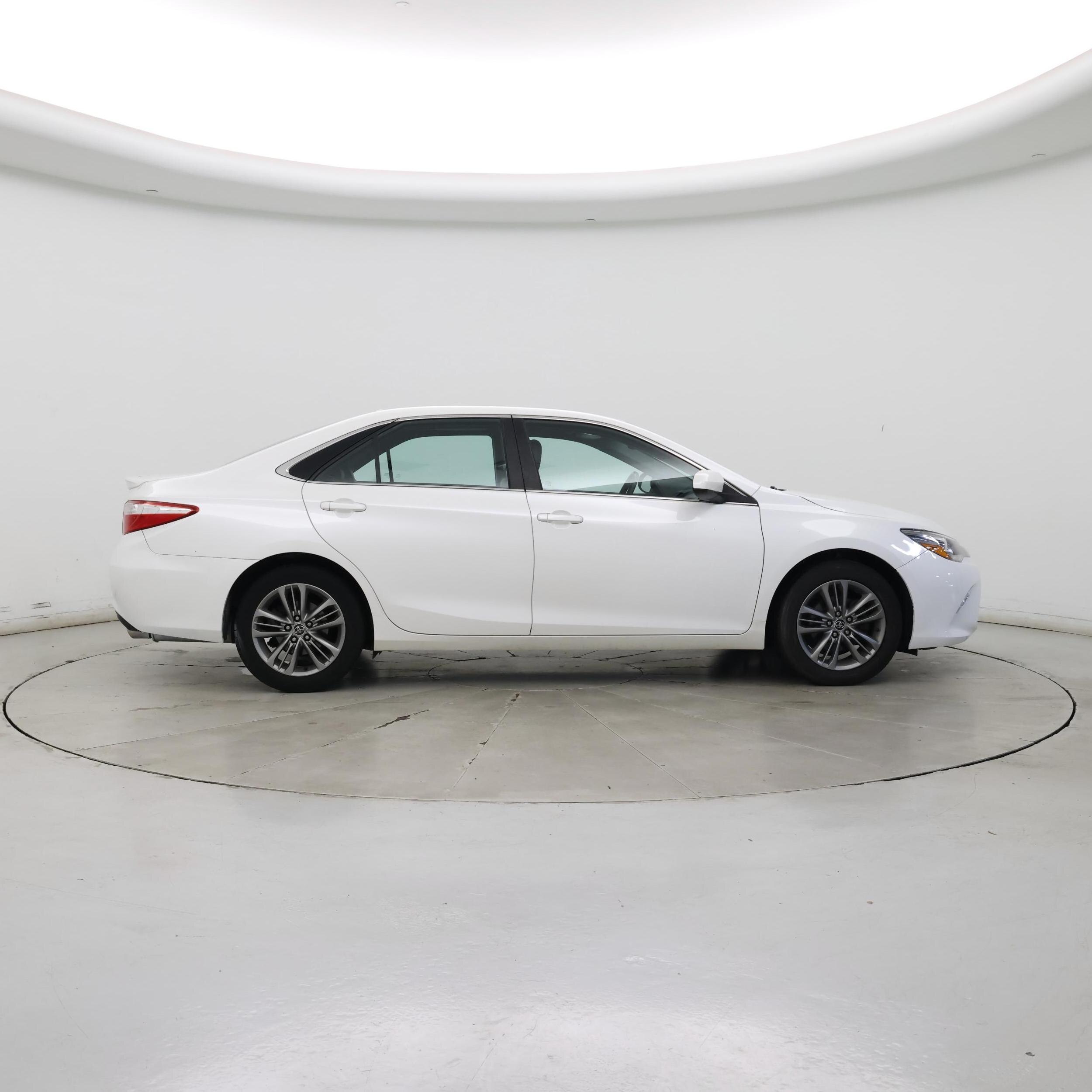 Thumbnail: 2015 Toyota Camry - 7