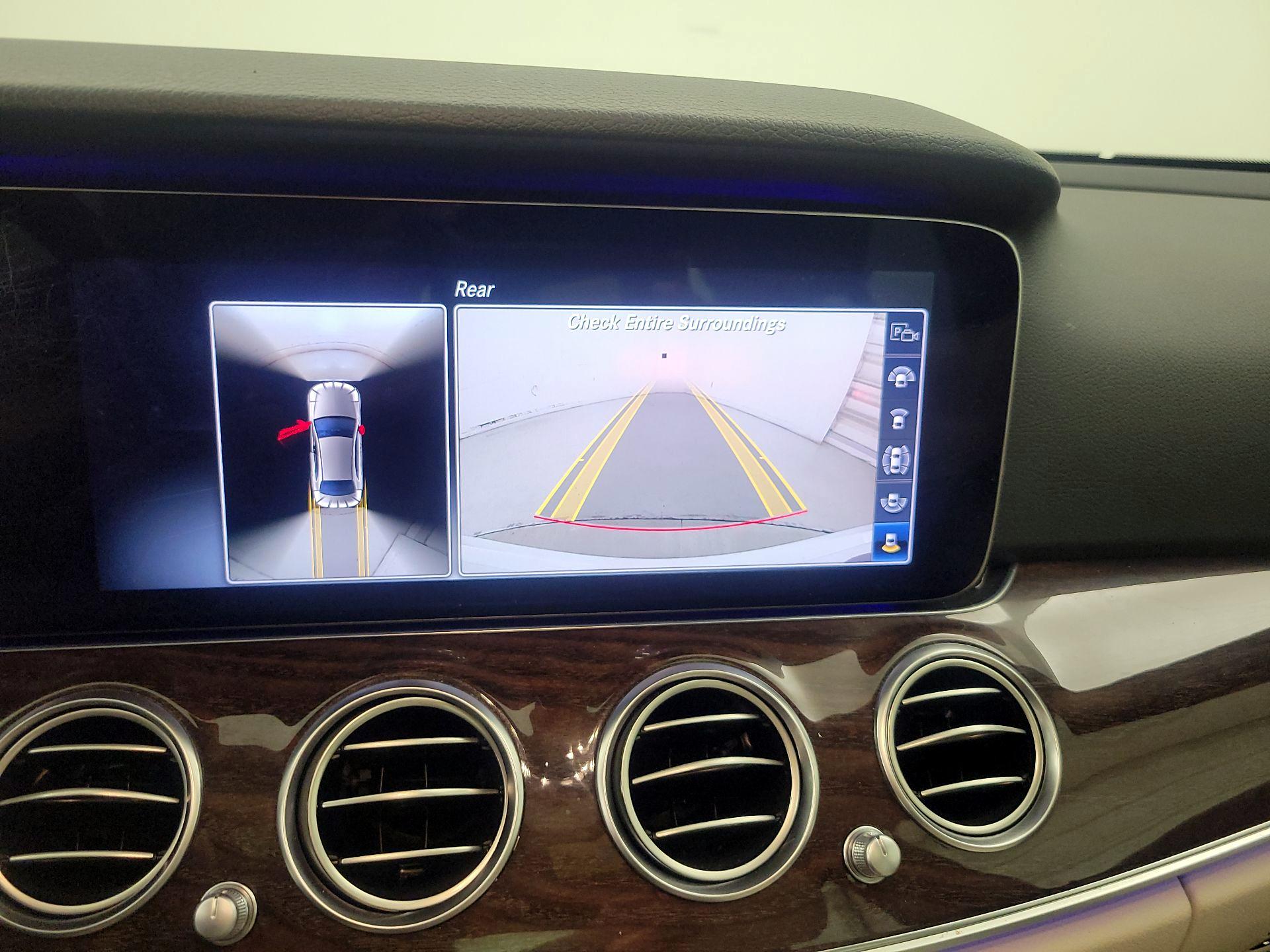 Thumbnail: 2020 Mercedes-Benz E-Class - 15