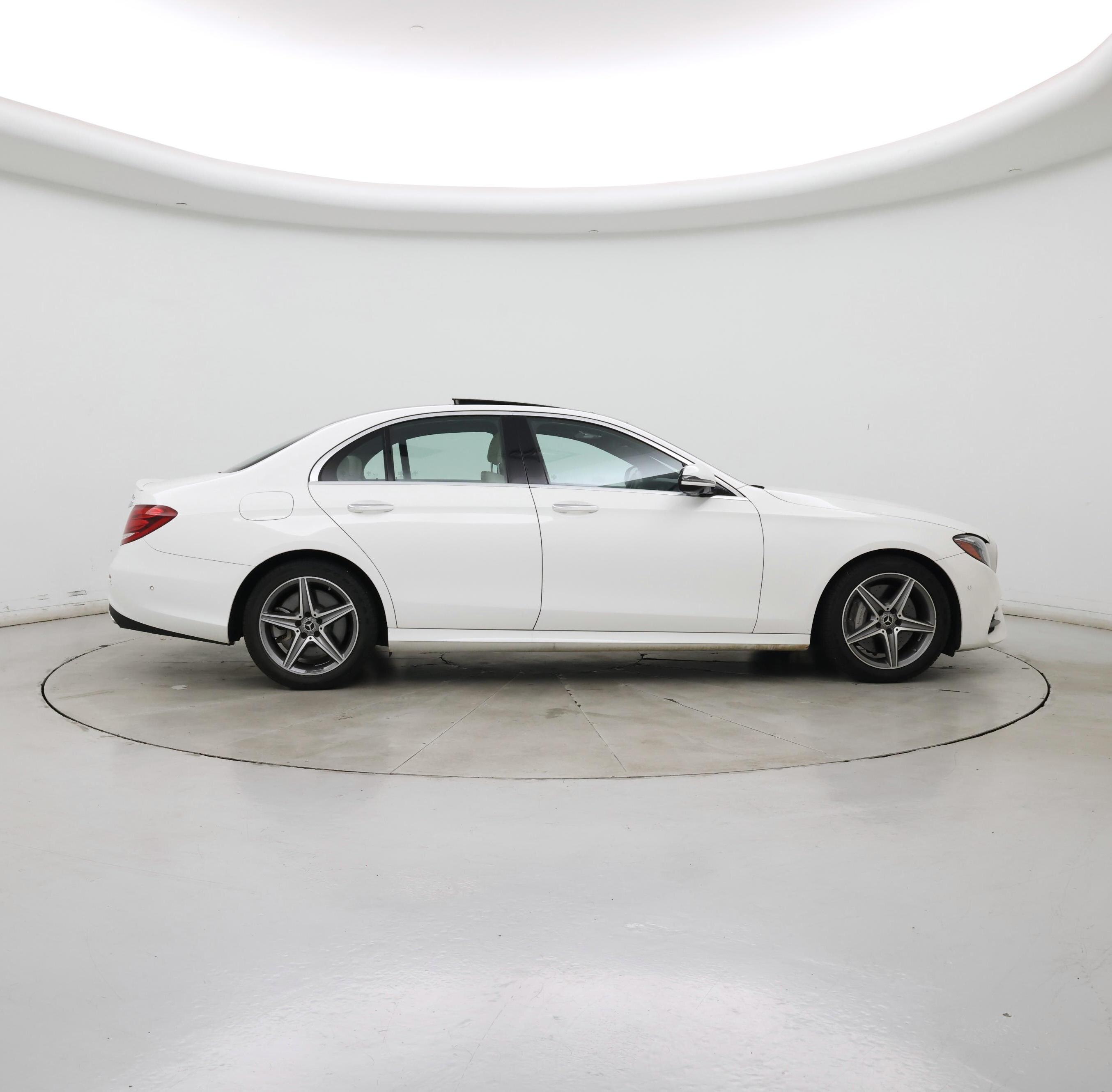 Thumbnail: 2020 Mercedes-Benz E-Class - 7