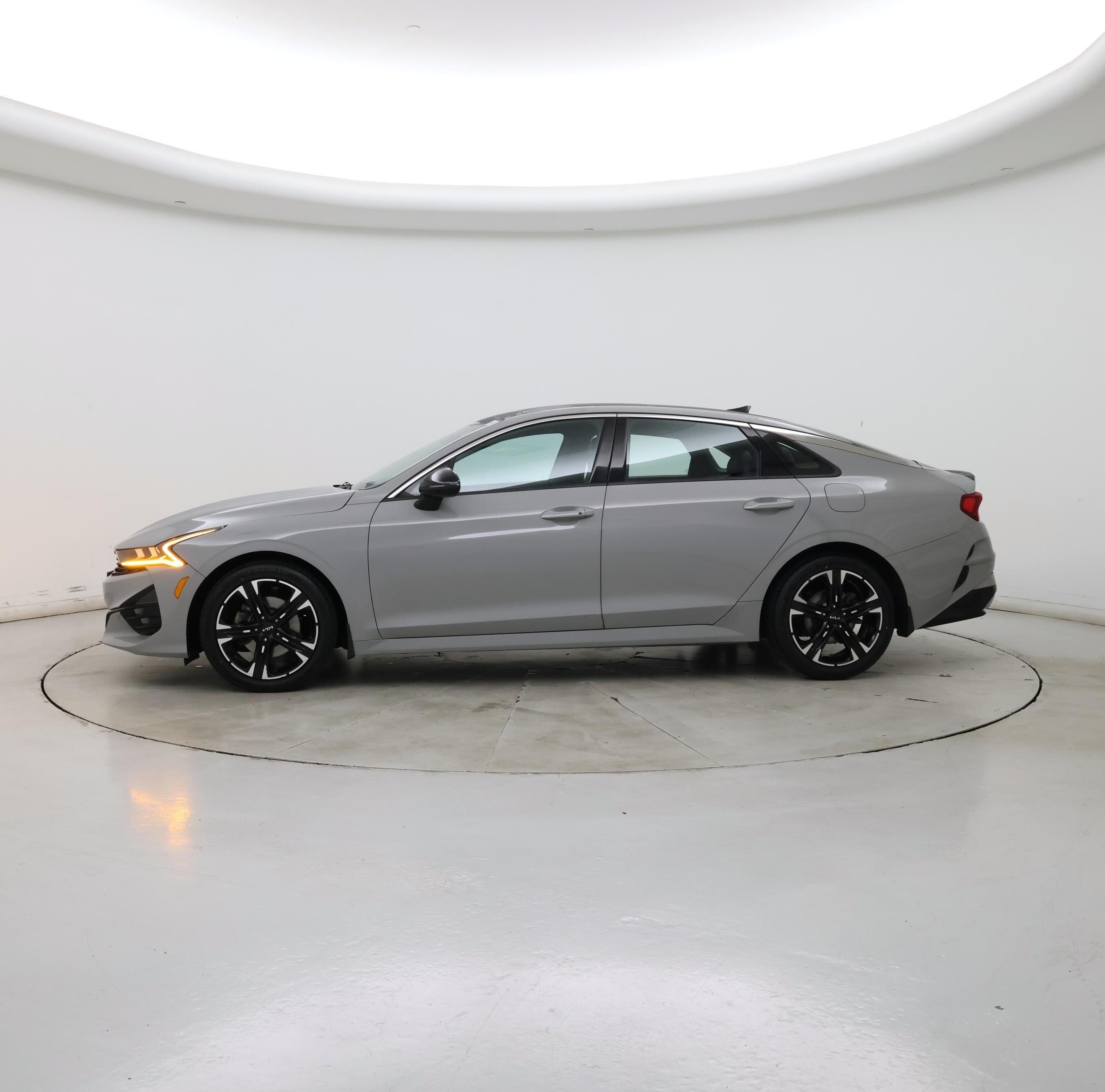 Thumbnail: 2022 Kia K5 - 3