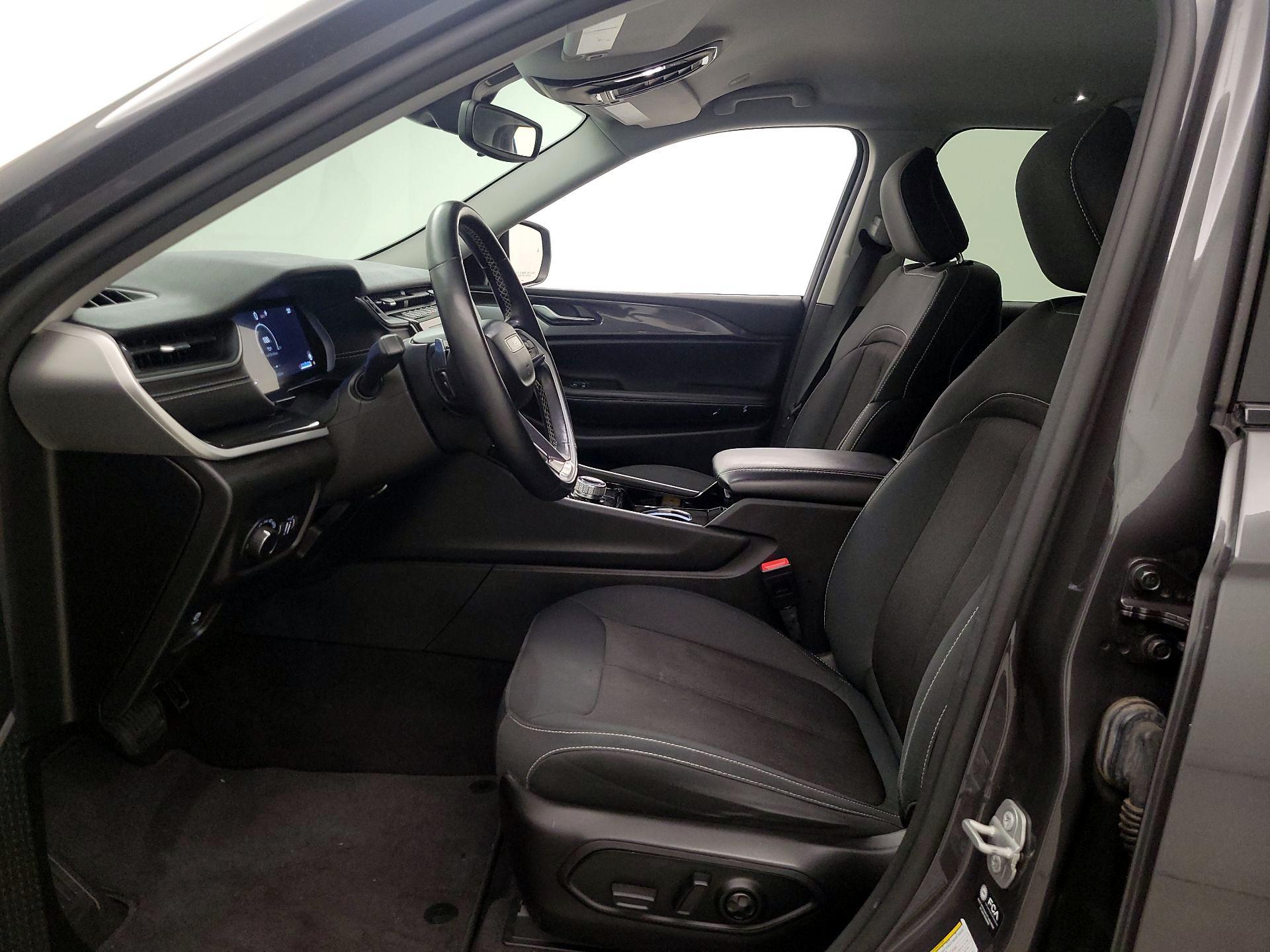 Thumbnail: 2022 Jeep Grand Cherokee - 11