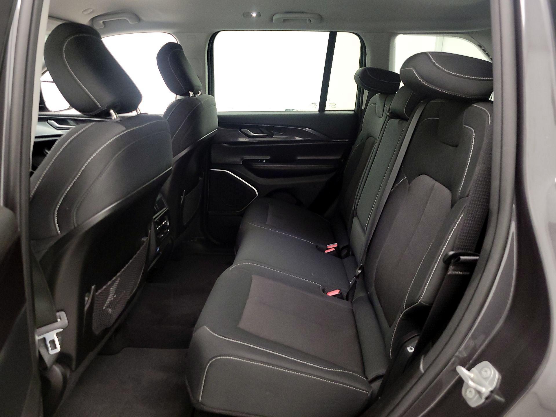 Thumbnail: 2022 Jeep Grand Cherokee - 19