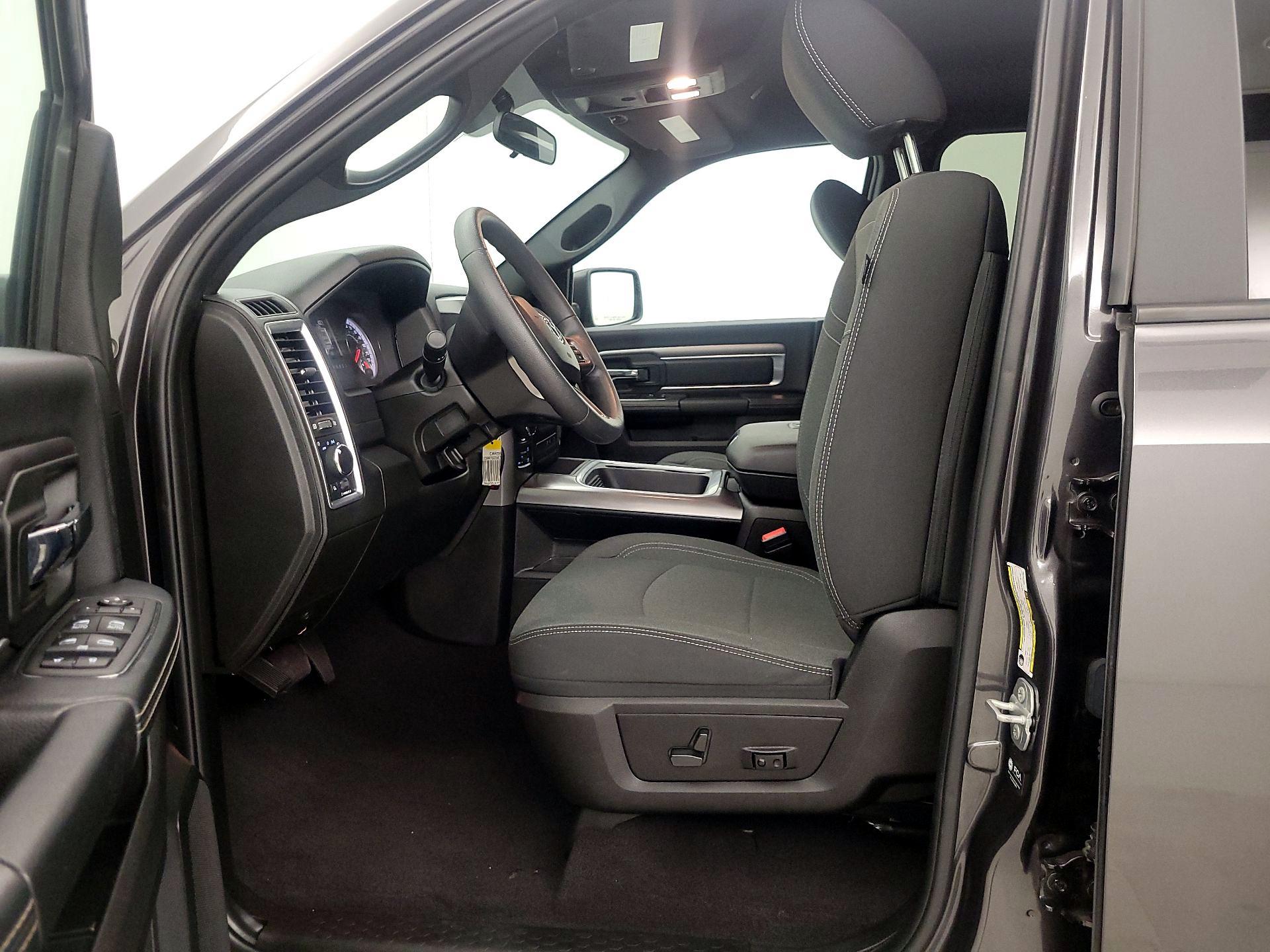 Thumbnail: 2022 RAM 1500 Classic - 11